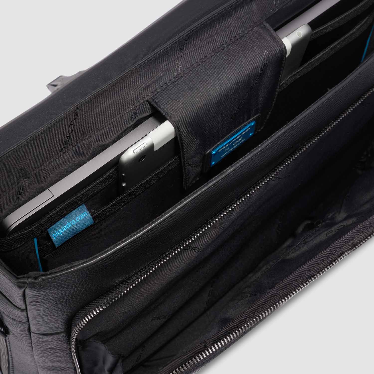Piquadro Modus Special Ausdehnbare Laptoptasche 15,6" mit Überschlag Schwarz