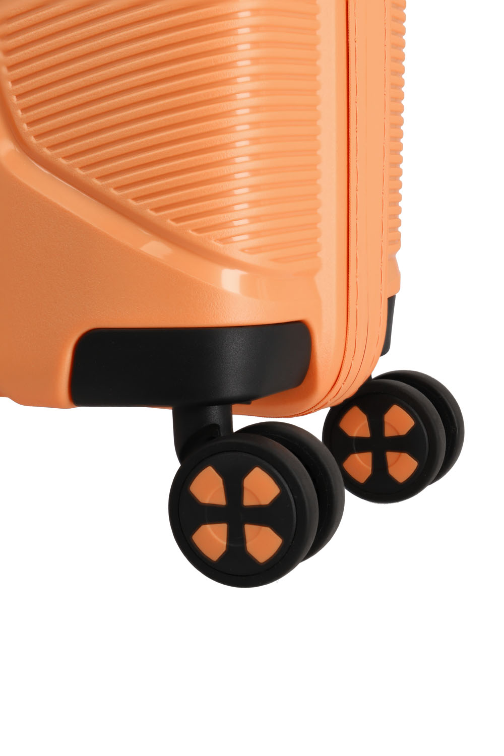 IMPACKT IP1 Koffer S, 4-Rollen mit USB-Port Garden apricot IMPACKT IP1 Koffer S, 4-Rollen mit USB-Port Garden apricot