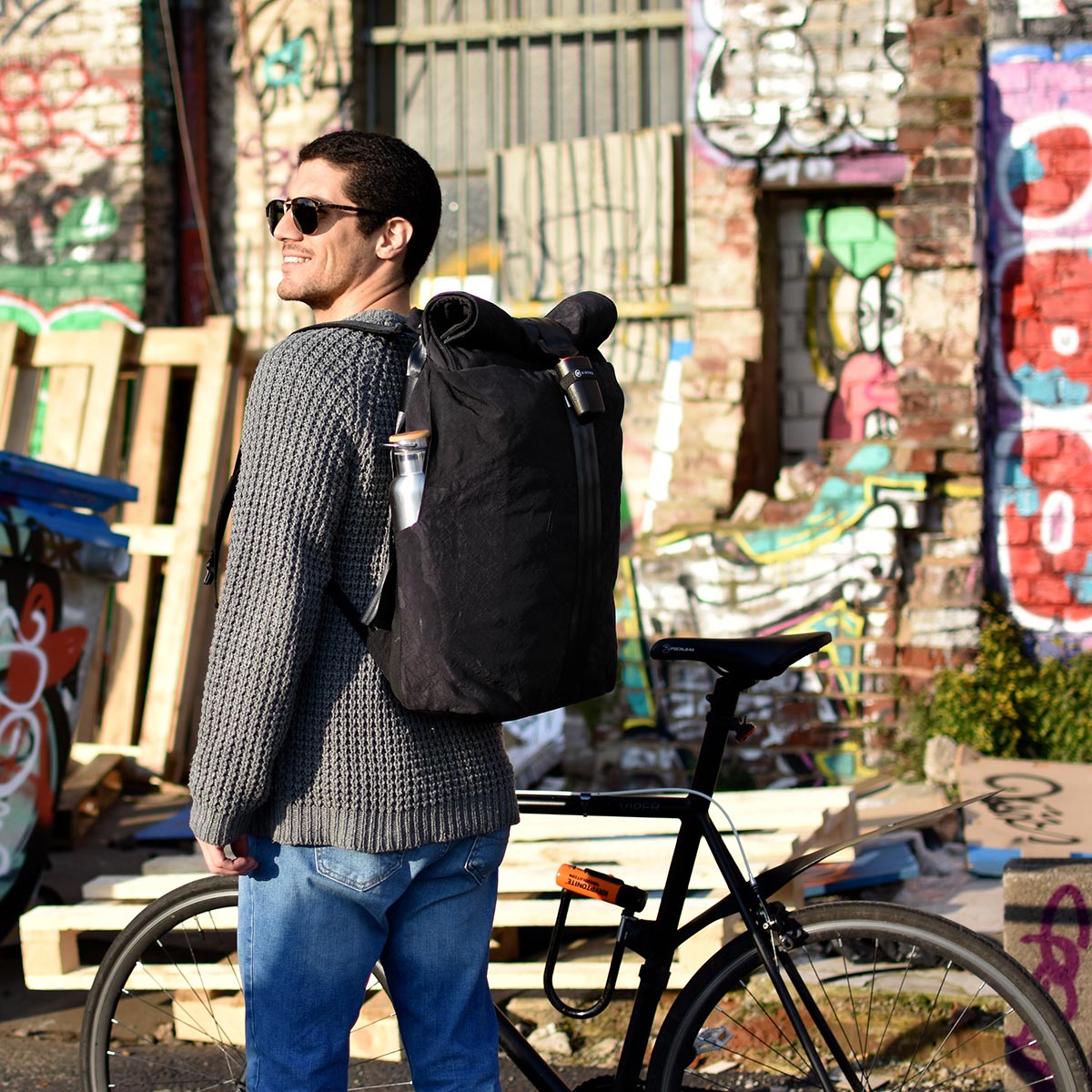 Airpaq BIQ Rolltop-Rucksack XL mit Laptopfach Schwarz Airpaq BIQ Rolltop-Rucksack XL mit Laptopfach Schwarz