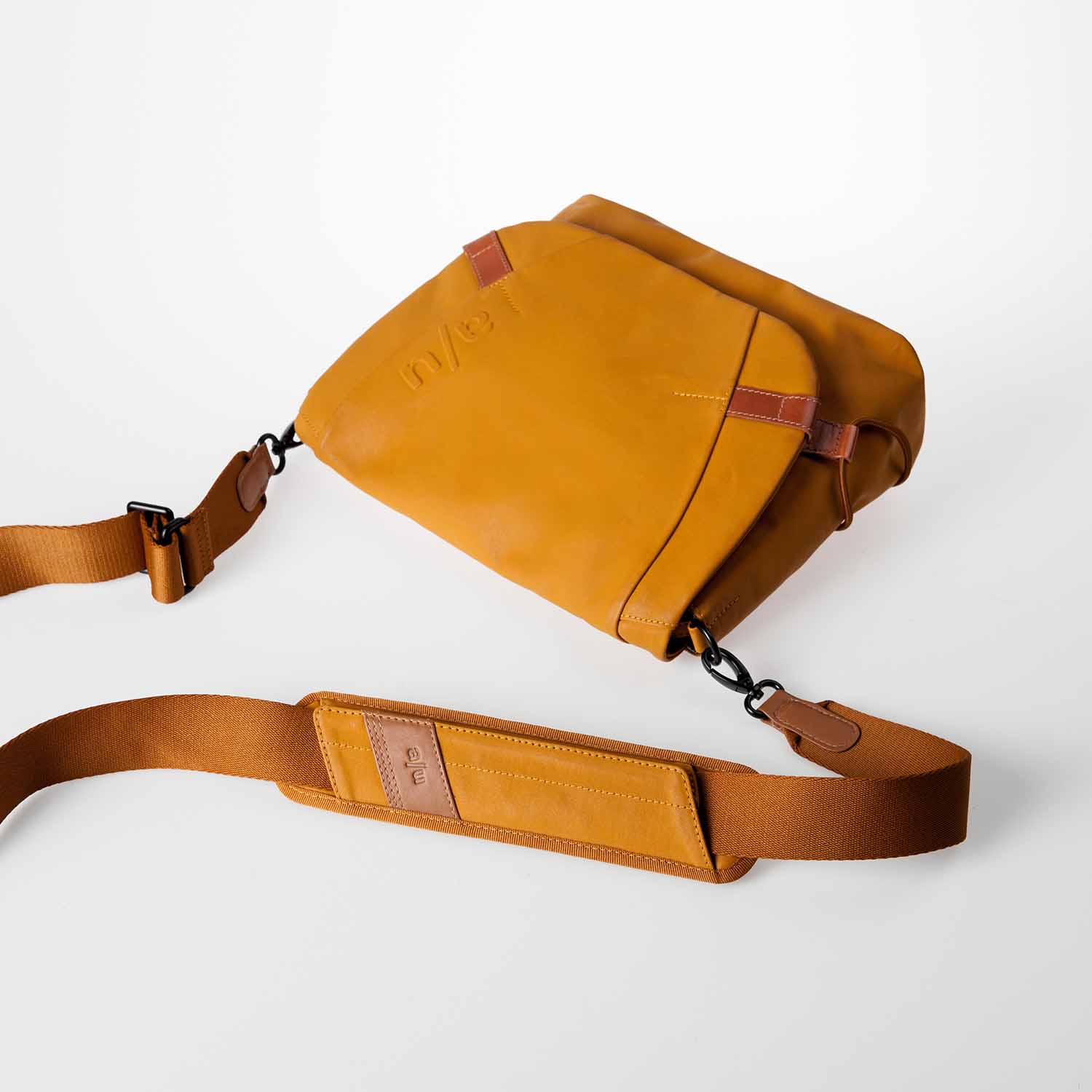 aunts & uncles Japan Sendai Umhängetasche butterscotch