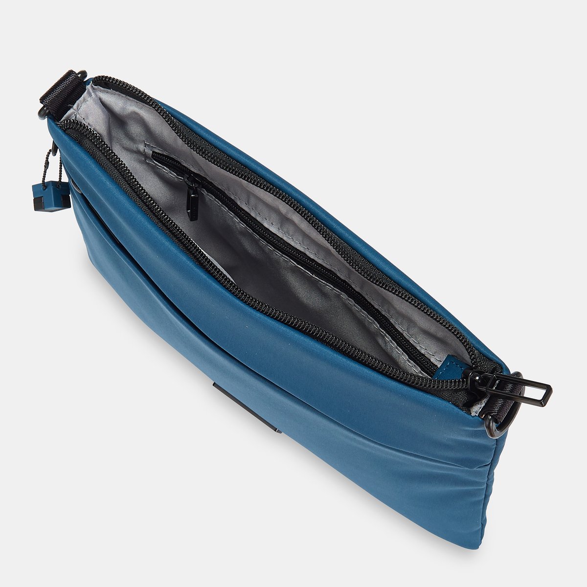 Hedgren Nova ORBIT Flat Crossover Neptune Blue Hedgren Nova ORBIT Flat Crossover Neptune Blue