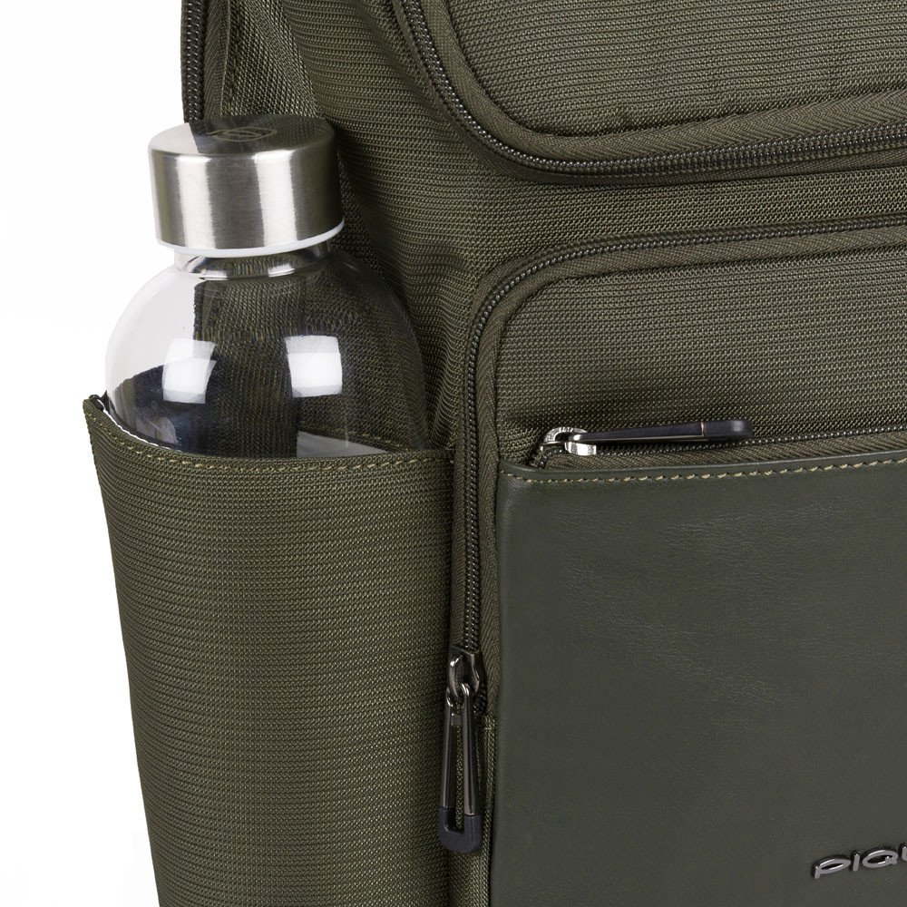 Piquadro Macbeth Laptoprucksack 14" aus Leder und mit recyceltem Stoff Olivgrün Piquadro Macbeth Laptoprucksack 14" aus Leder und mit recyceltem Stoff Olivgrün