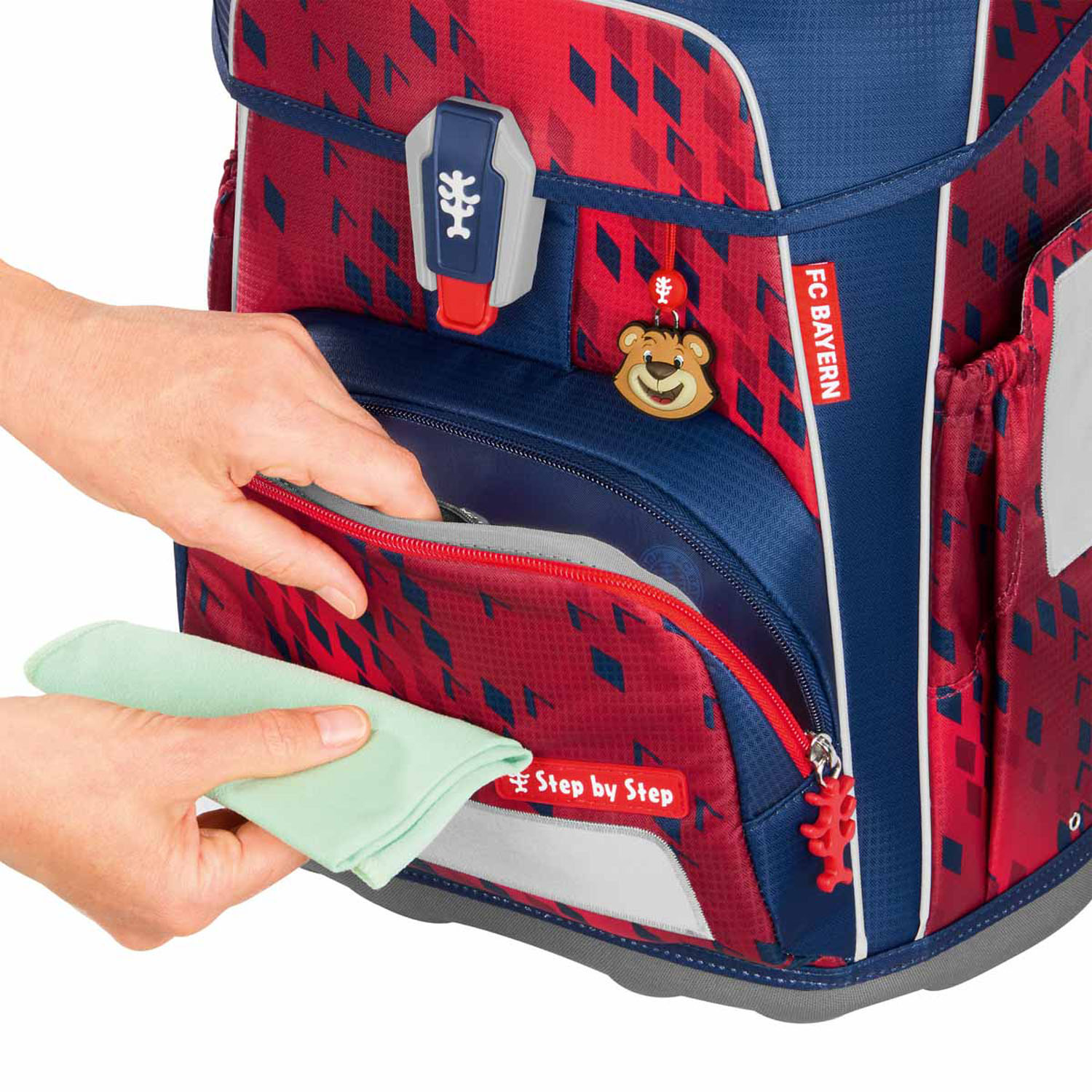 Step by Step CLOUD FC Bayern Schulranzen-Set, 5-teilig "Mia san Mia" Step by Step CLOUD FC Bayern Schulranzen-Set, 5-teilig "Mia san Mia"