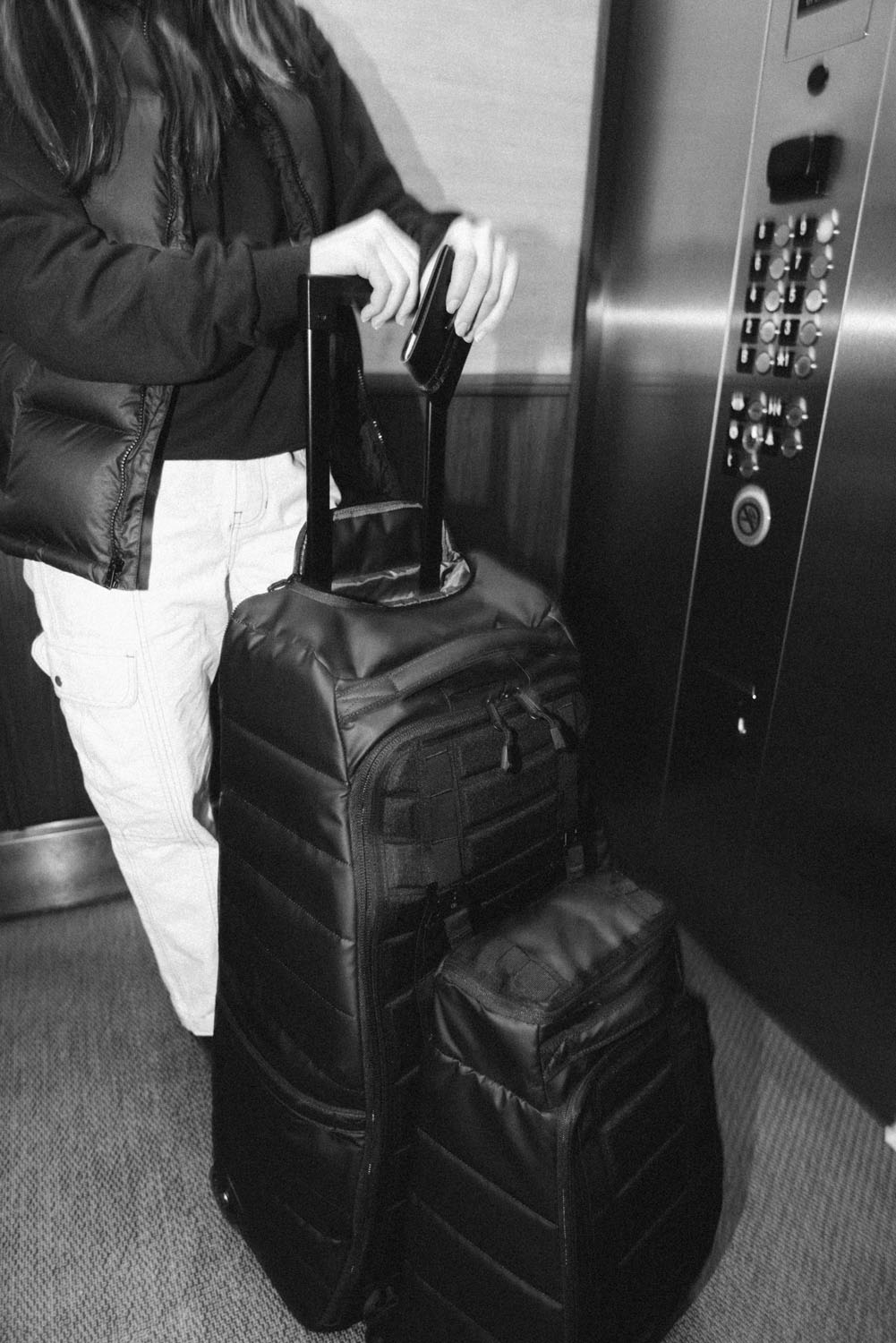 D_b_ Hugger Roller Bag 90L Black Out