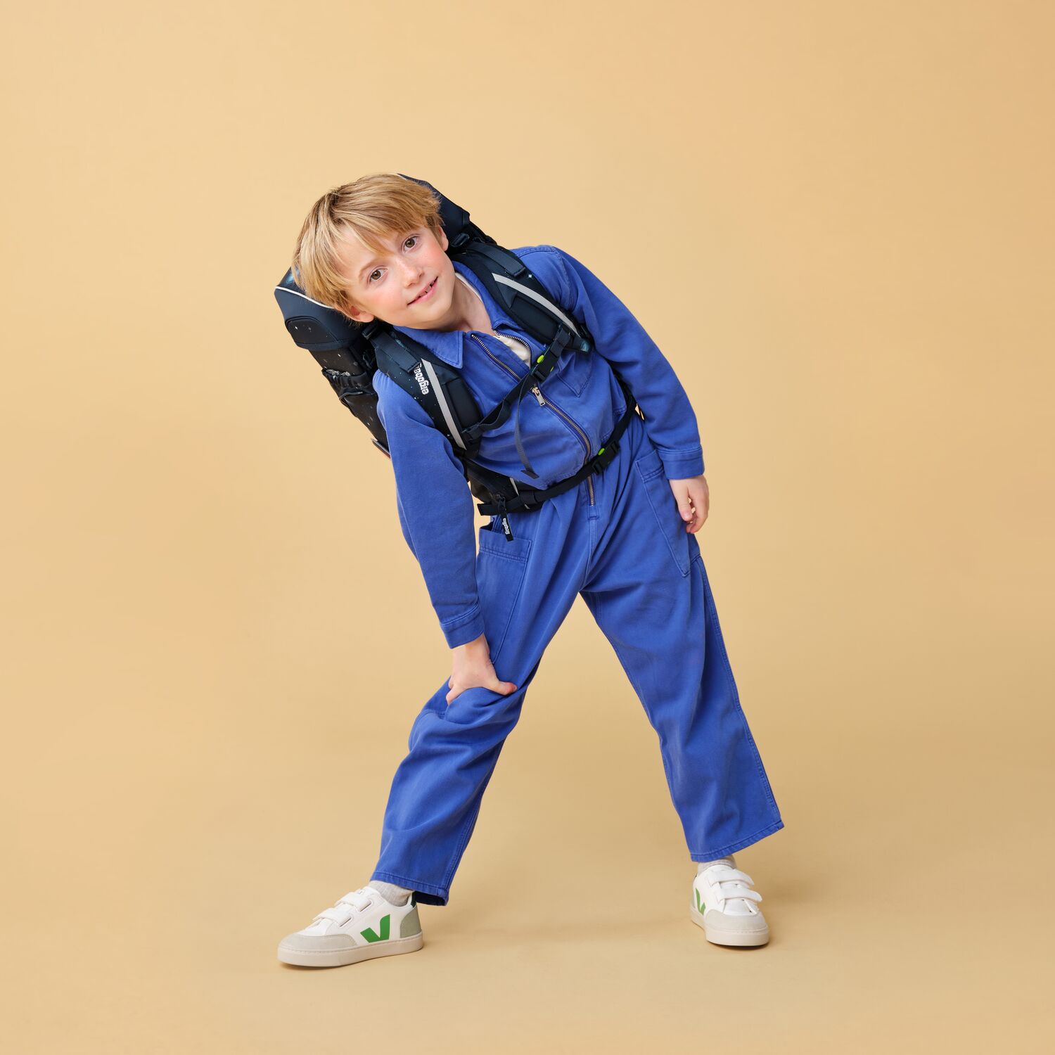 ergobag cubo GALAXY GLOW 5-teiliges Schulrucksack-Set 2025 KoBärnikus ergobag cubo GALAXY GLOW 5-teiliges Schulrucksack-Set 2025 KoBärnikus