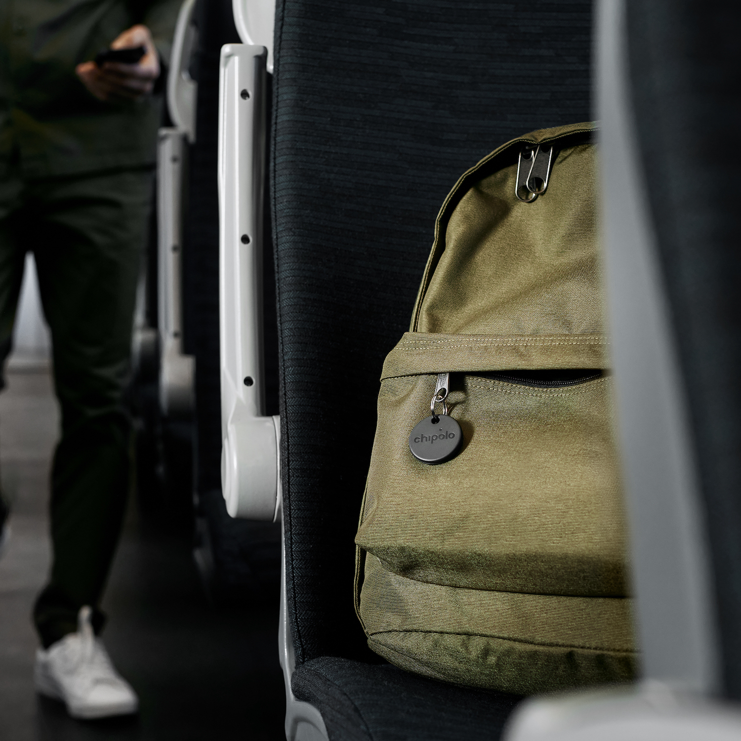 Chipolo ONE Spot 4er Packung- Gegenstandsfinder, -Apple "Wo ist" Almost black Chipolo ONE Spot 4er Packung- Gegenstandsfinder, -Apple "Wo ist" Almost black