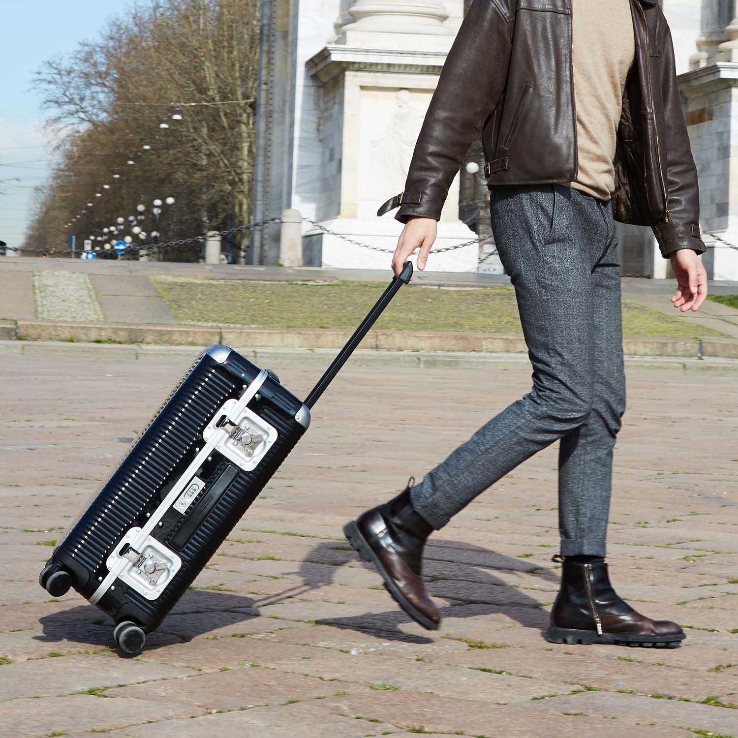 FPM Bank Light Spinner 53 Licorice Black FPM Bank Light Spinner 53 Licorice Black