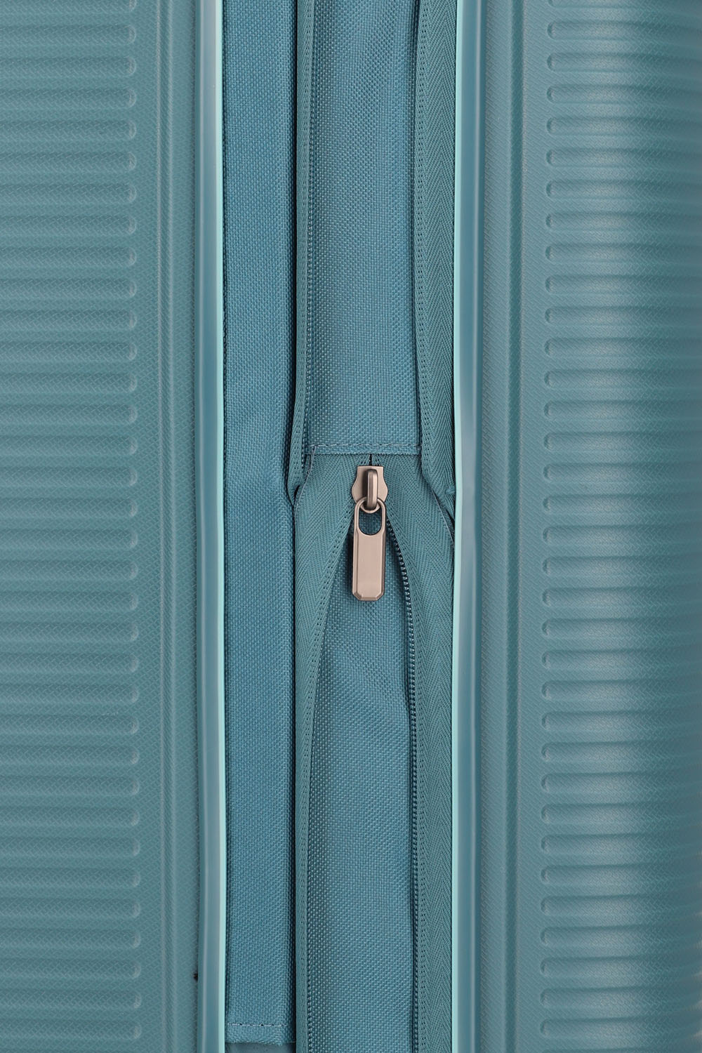 Travelite Roomer Trunk M, 4-Rollen erweiterbar Aqua Travelite Roomer Trunk M, 4-Rollen erweiterbar Aqua