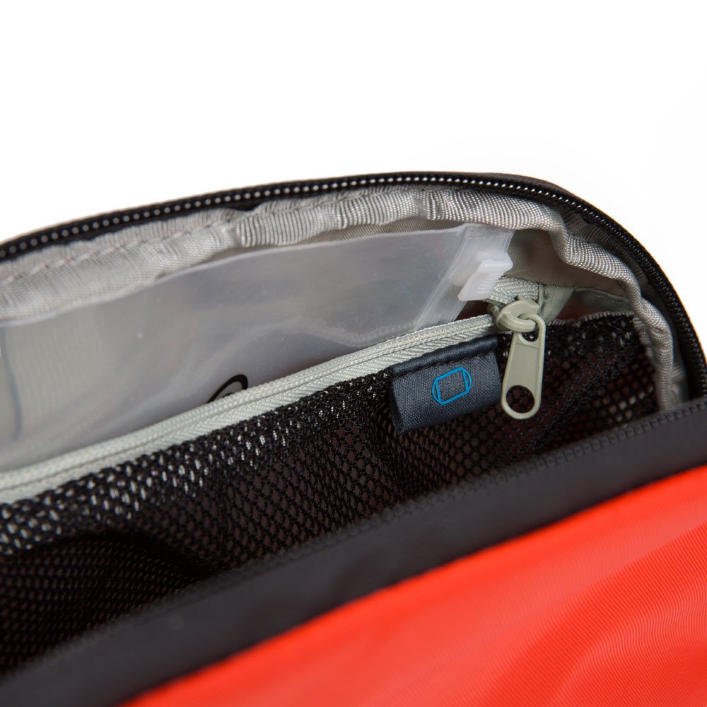 Piquadro PQ-Modular Kulturtbeutel aus rezykliertem antiviralen Stoff Rot Piquadro PQ-Modular Kulturtbeutel aus rezykliertem antiviralen Stoff Rot