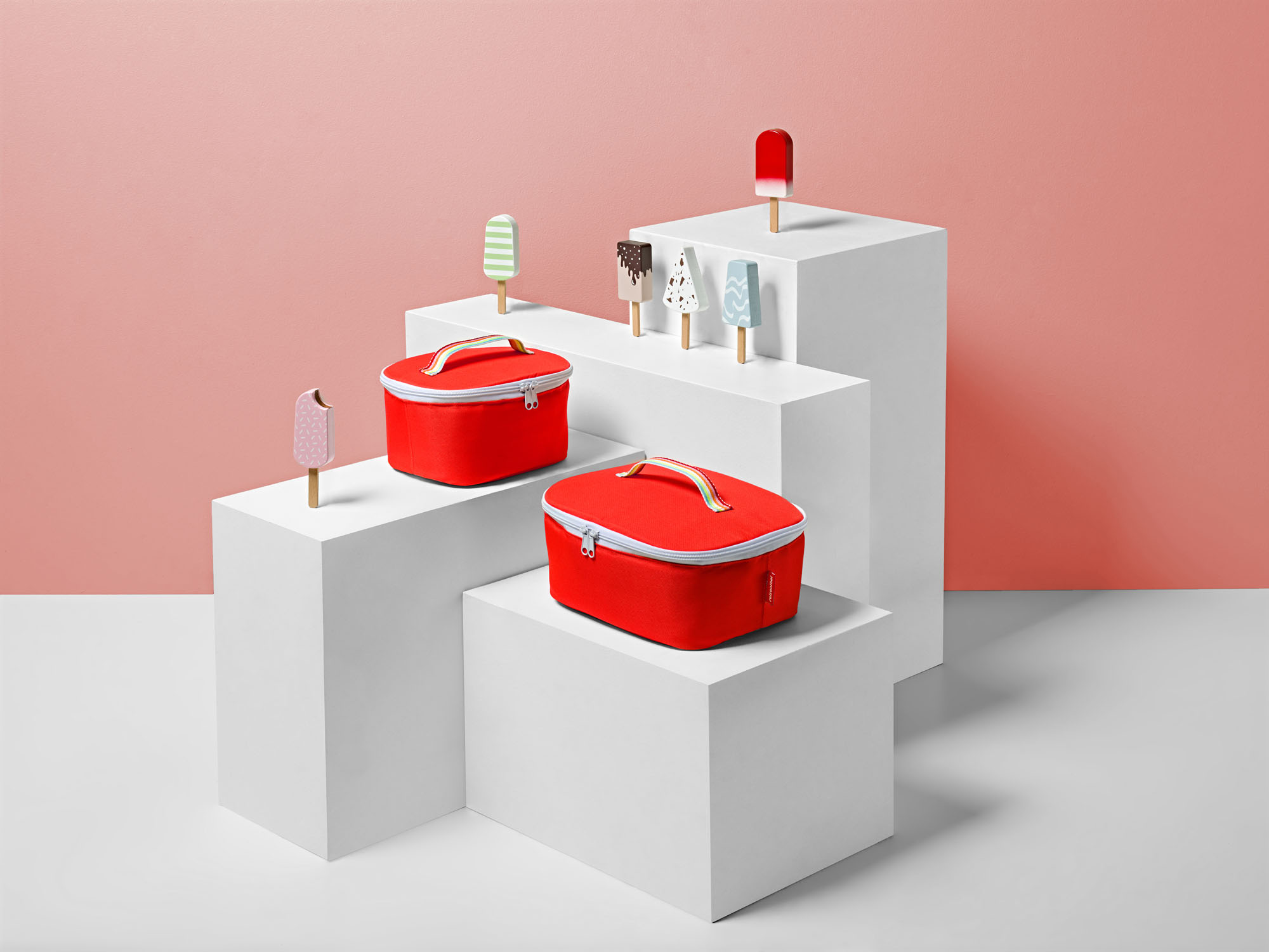 Reisenthel Thermo coolerbag S pocket pop strawberry Reisenthel Thermo coolerbag S pocket pop strawberry