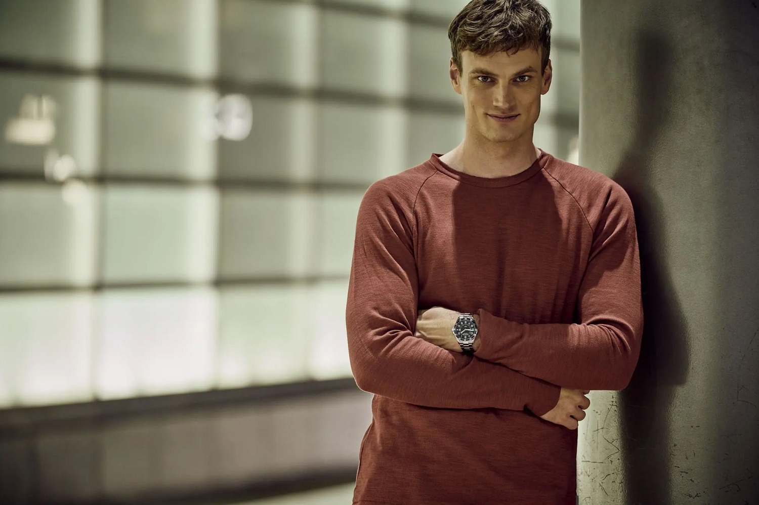 Victorinox FieldForce GMT 42mm Herrenuhr blue dial, silver stainless steel strap Victorinox FieldForce GMT 42mm Herrenuhr blue dial, silver stainless steel strap