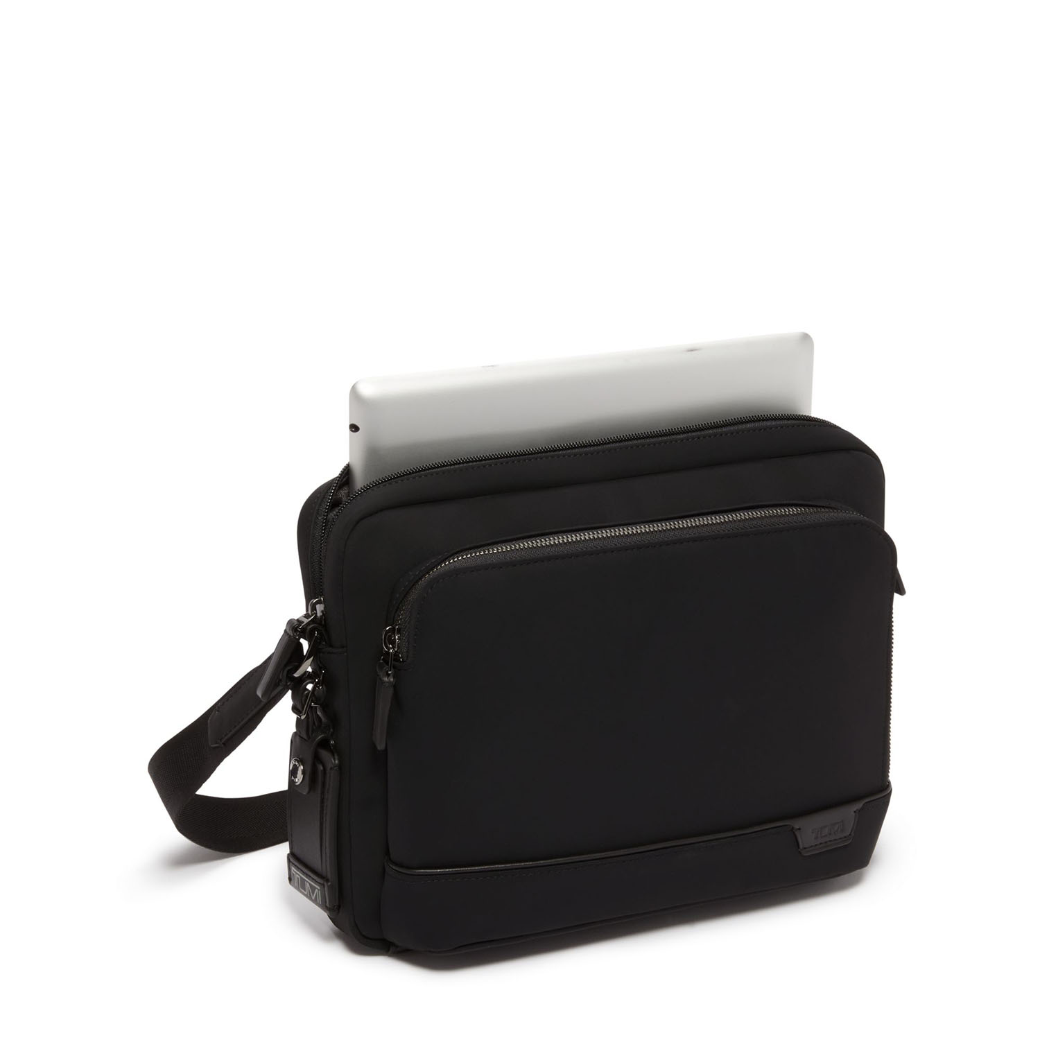 Tumi Harrison Leo Umhängetasche mit Tabletfach + GRATIS HOTELGUTSCHEIN Black Tumi Harrison Leo Umhängetasche mit Tabletfach + GRATIS HOTELGUTSCHEIN Black