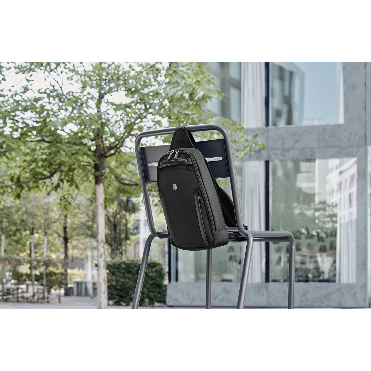 Victorinox Altmont Professional Tablet Sling 10" schwarz