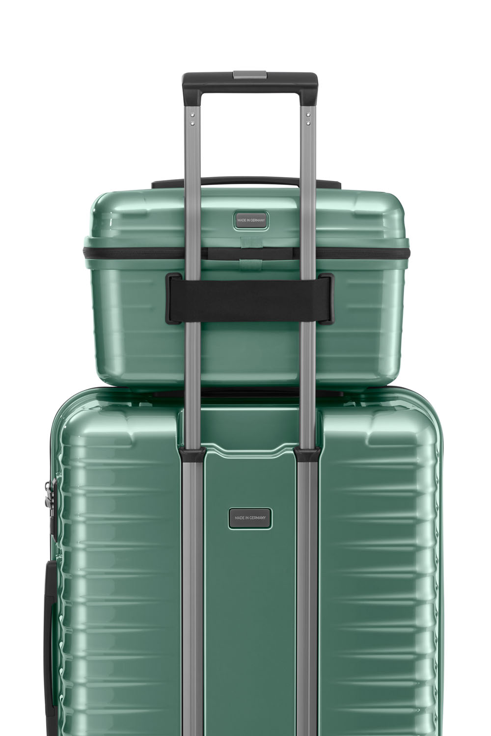 TITAN Litron Beautycase + Gratis Hotelgutschein Traubengrün TITAN Litron Beautycase + Gratis Hotelgutschein Traubengrün