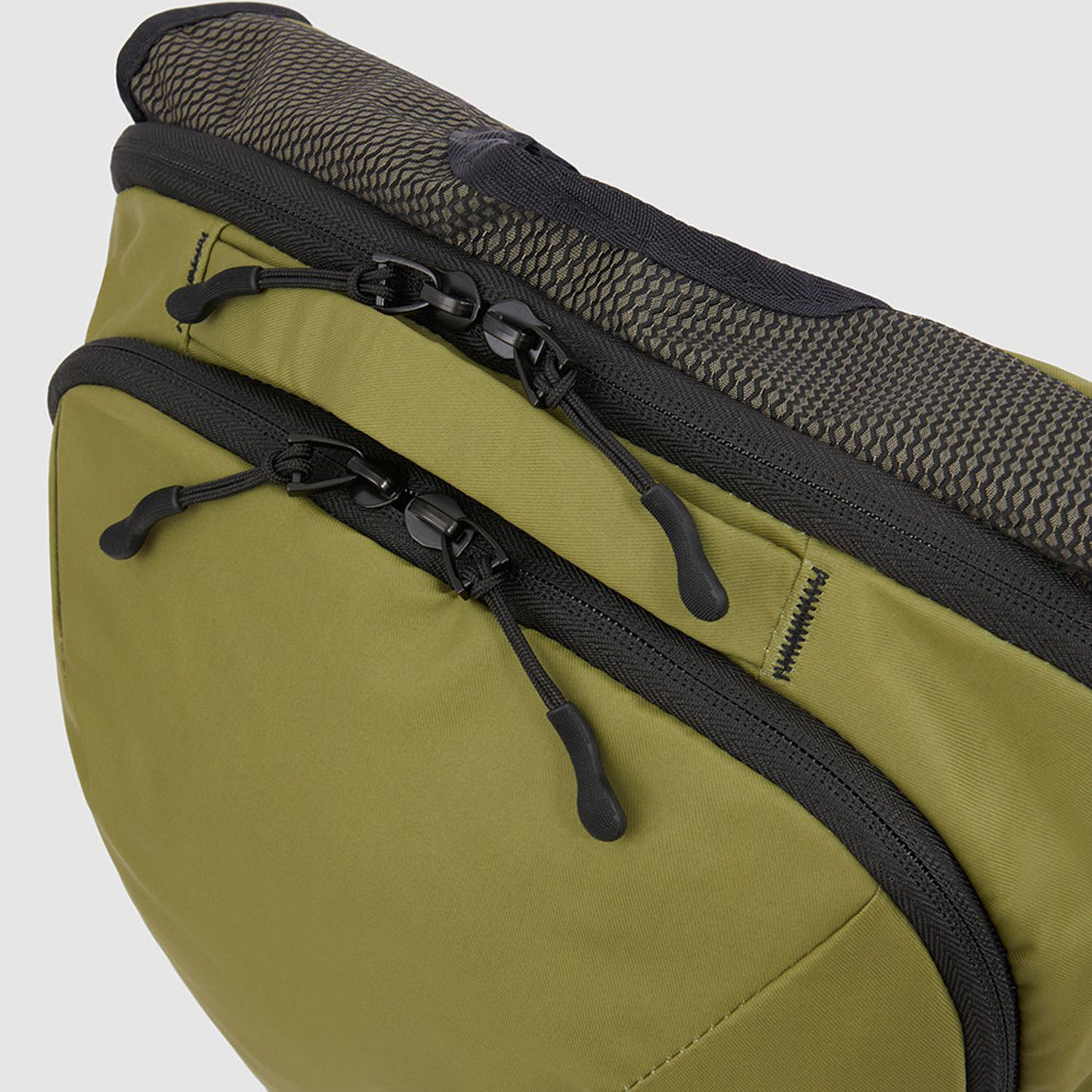 Piquadro Foldable Faltbarer Laptop-Rucksack aus rezykliertem Stoff Militärgrün