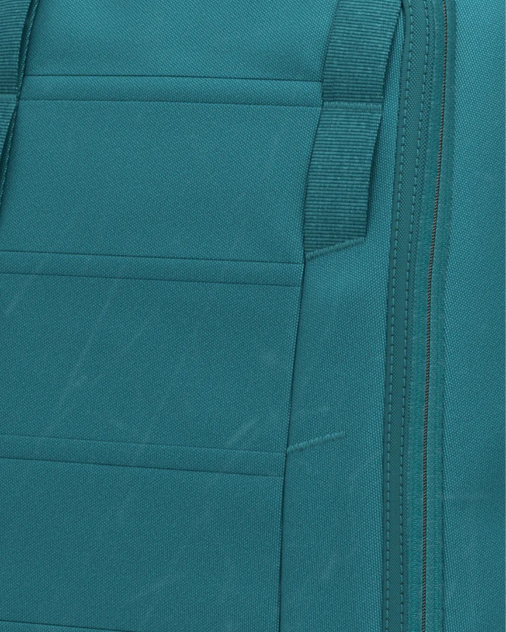 D_b_ Hugger Backpack 25L Midnight Teal