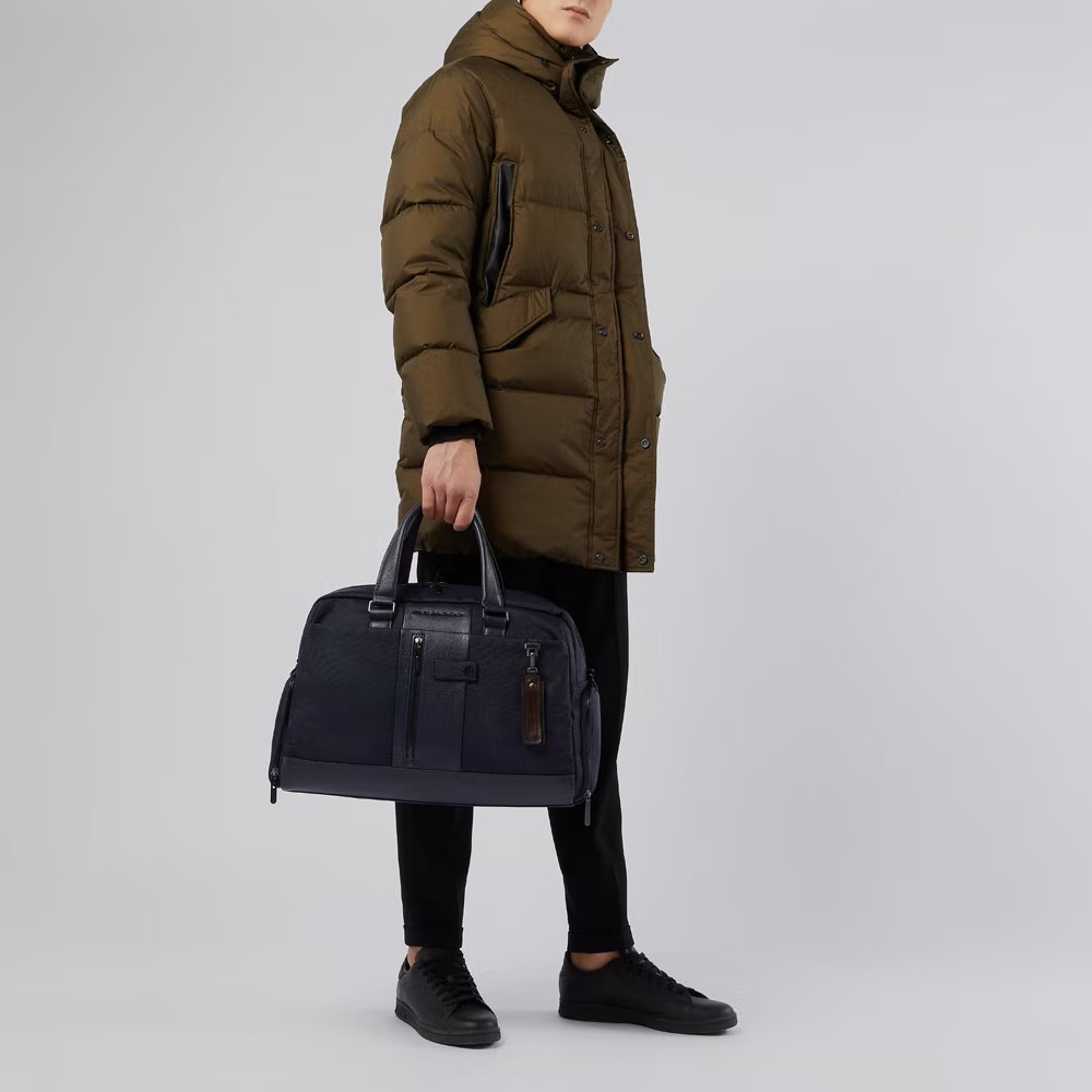 Piquadro Brief 2 Reisetasche aus rezykliertem Stoff Schwarz Piquadro Brief 2 Reisetasche aus rezykliertem Stoff Schwarz