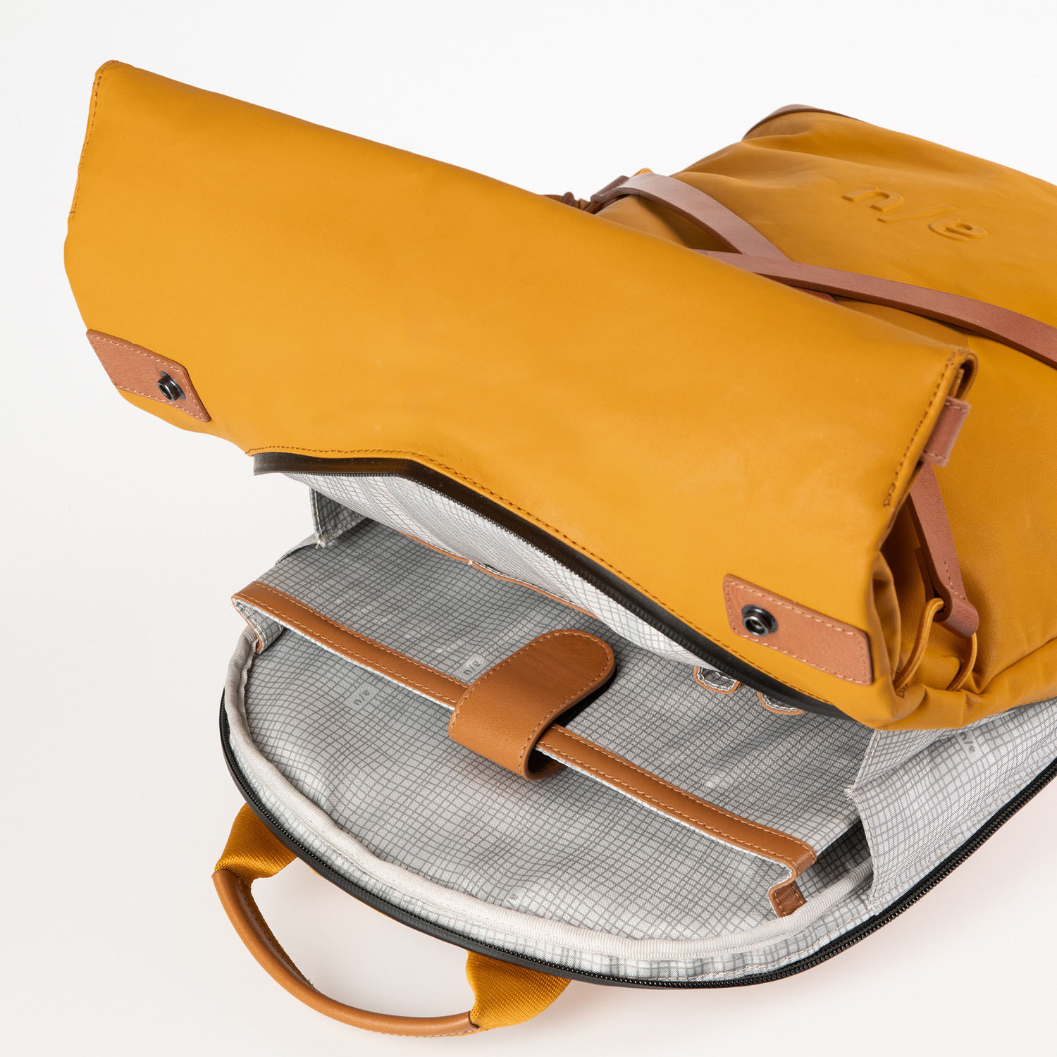 aunts & uncles Japan Osaka Rolltop Rucksack mit 15" Notebookfach mustard aunts & uncles Japan Osaka Rolltop Rucksack mit 15" Notebookfach mustard