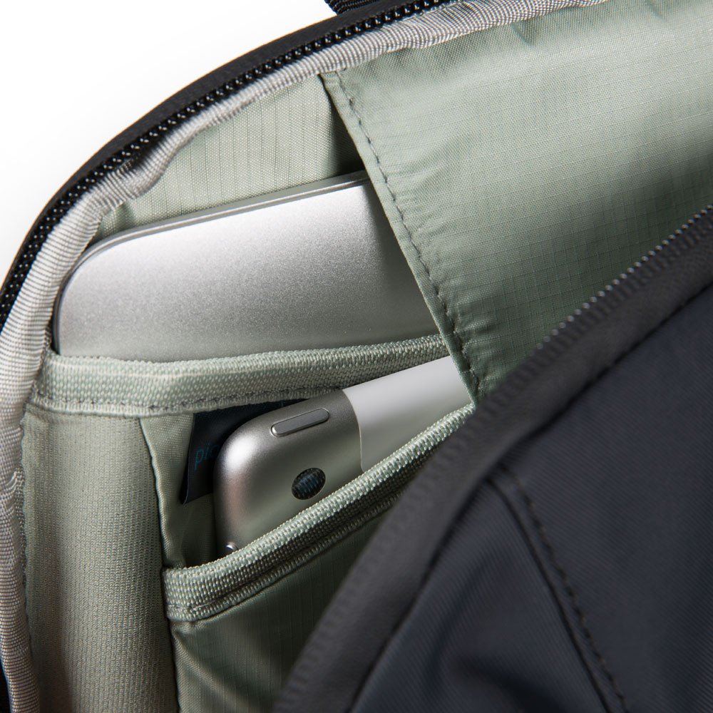 Piquadro PQ-Modular Laptoprucksack 13,3" aus rezykliertem antiviralen Stoff Schwarz Piquadro PQ-Modular Laptoprucksack 13,3" aus rezykliertem antiviralen Stoff Schwarz