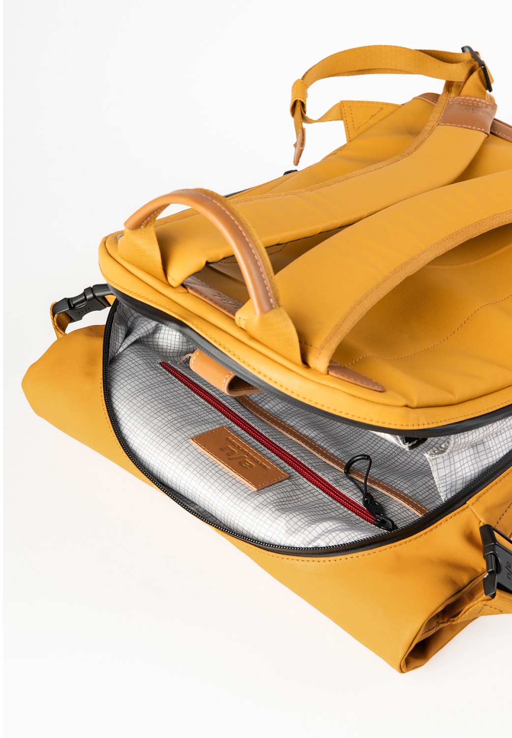 aunts & uncles Japan Tokio Rolltop Rucksack mit 13" Notebookfach mustard