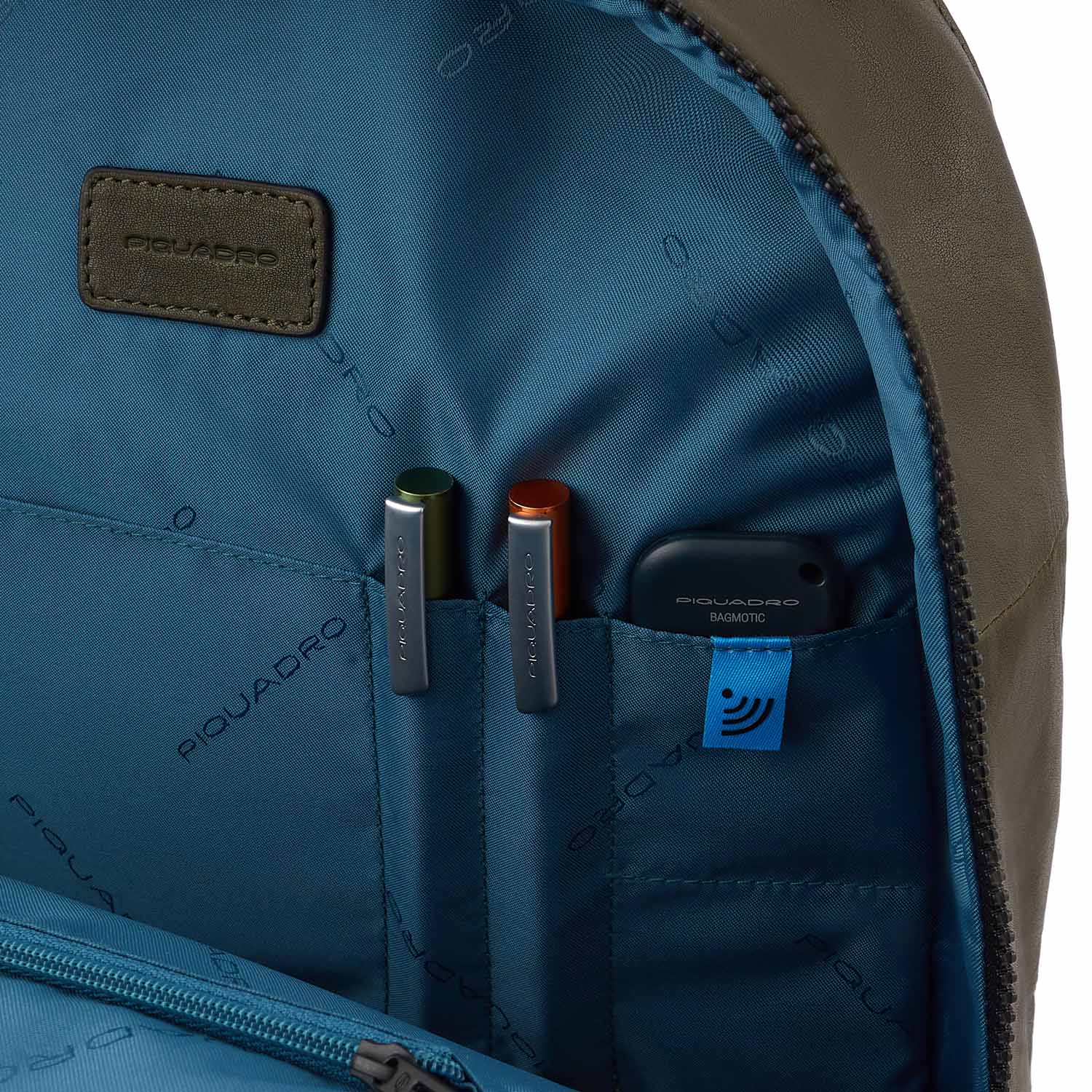 Piquadro Harper Laptoprucksack 15,6" mit iPad®11"-Fach, Anti-Stoss dark brown Piquadro Harper Laptoprucksack 15,6" mit iPad®11"-Fach, Anti-Stoss dark brown