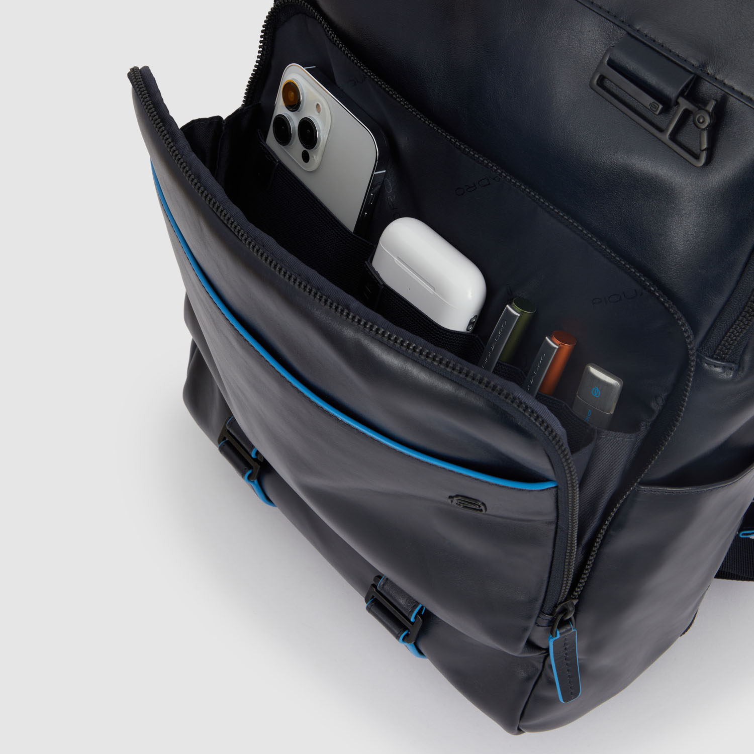Piquadro Blue Square Laptop-Rucksack 15,6" mit iPad®-Fach Nachtblau