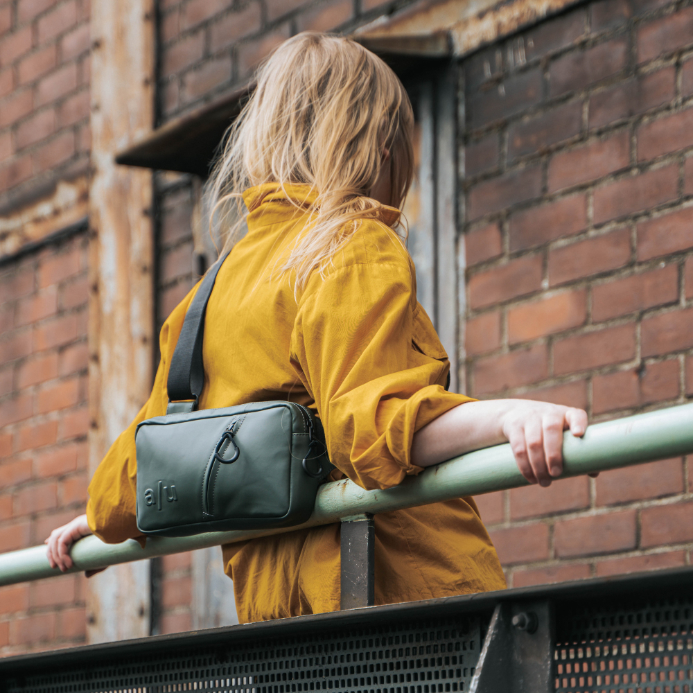 aunts & uncles Japan Nishi Mito Gürteltasche forest night aunts & uncles Japan Nishi Mito Gürteltasche forest night