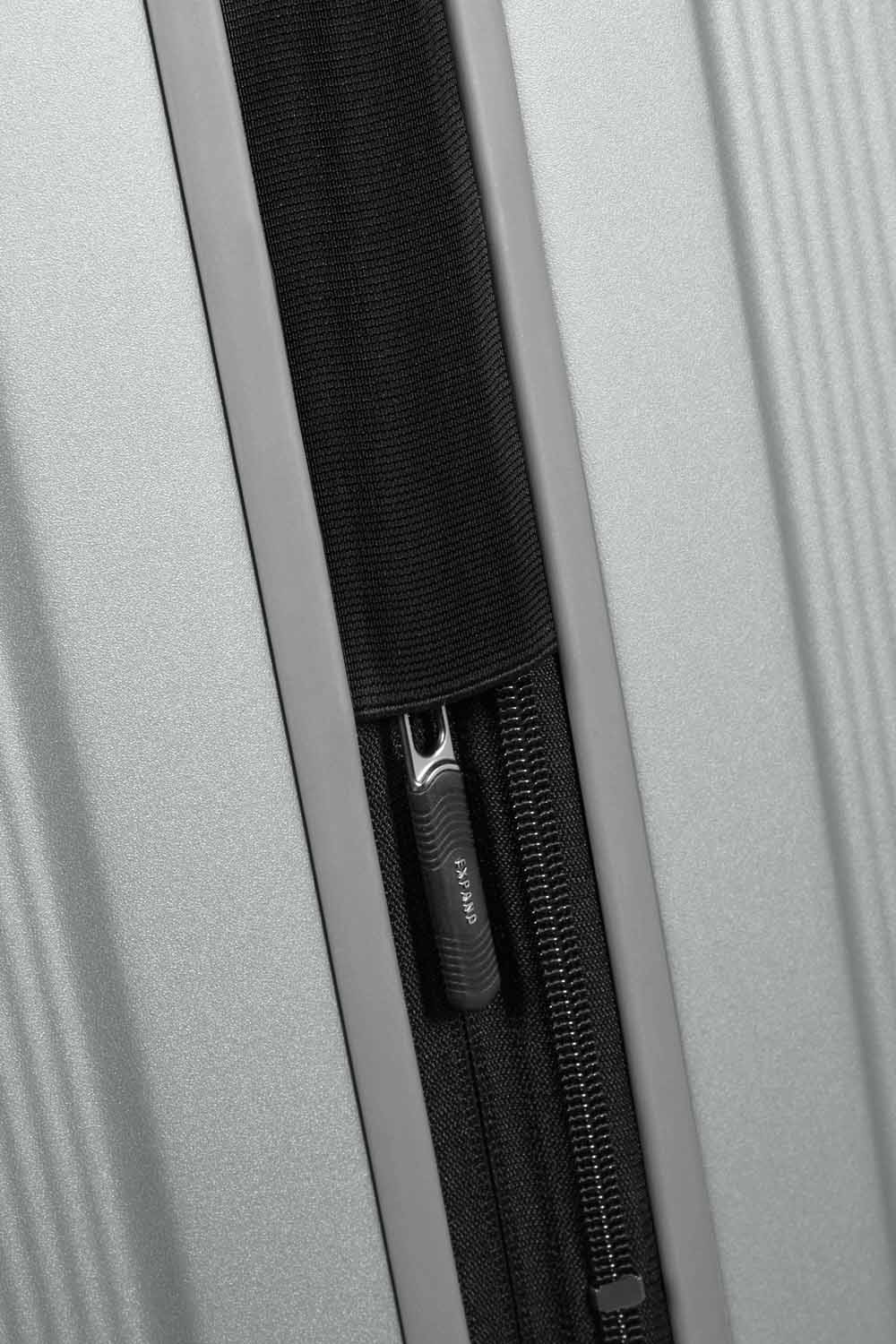 Samsonite Nuon Trolley mit 4 Rollen erweiterbar 81cm + GRATIS HOTELGUTSCHEIN Matt Silver Samsonite Nuon Trolley mit 4 Rollen erweiterbar 81cm + GRATIS HOTELGUTSCHEIN Matt Silver