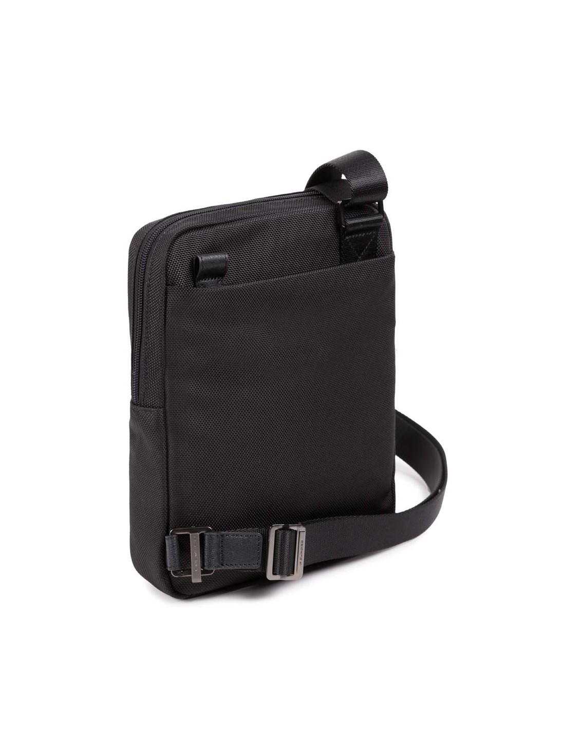 Piquadro Brief 2 Umhängetasche aus rezykliertem Stoff mit iPad®-Fach und Tasche für AirPods® Schwarz Piquadro Brief 2 Umhängetasche aus rezykliertem Stoff mit iPad®-Fach und Tasche für AirPods® Schwarz