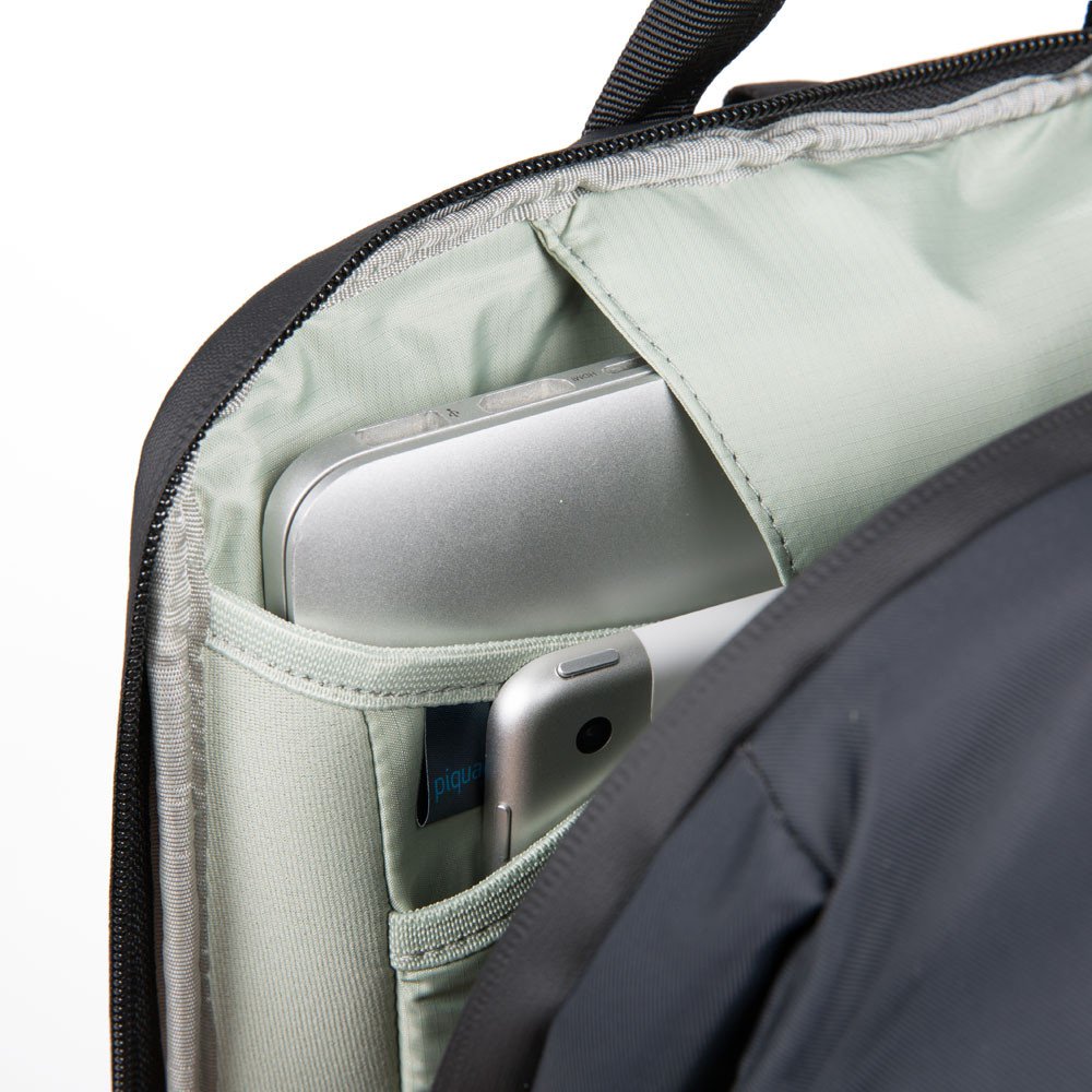 Piquadro PQ-Modular Laptoprucksack 15,6" aus rezykliertem antiviralen-Stoff und Diebstahlsicherung Rot Piquadro PQ-Modular Laptoprucksack 15,6" aus rezykliertem antiviralen-Stoff und Diebstahlsicherung Rot