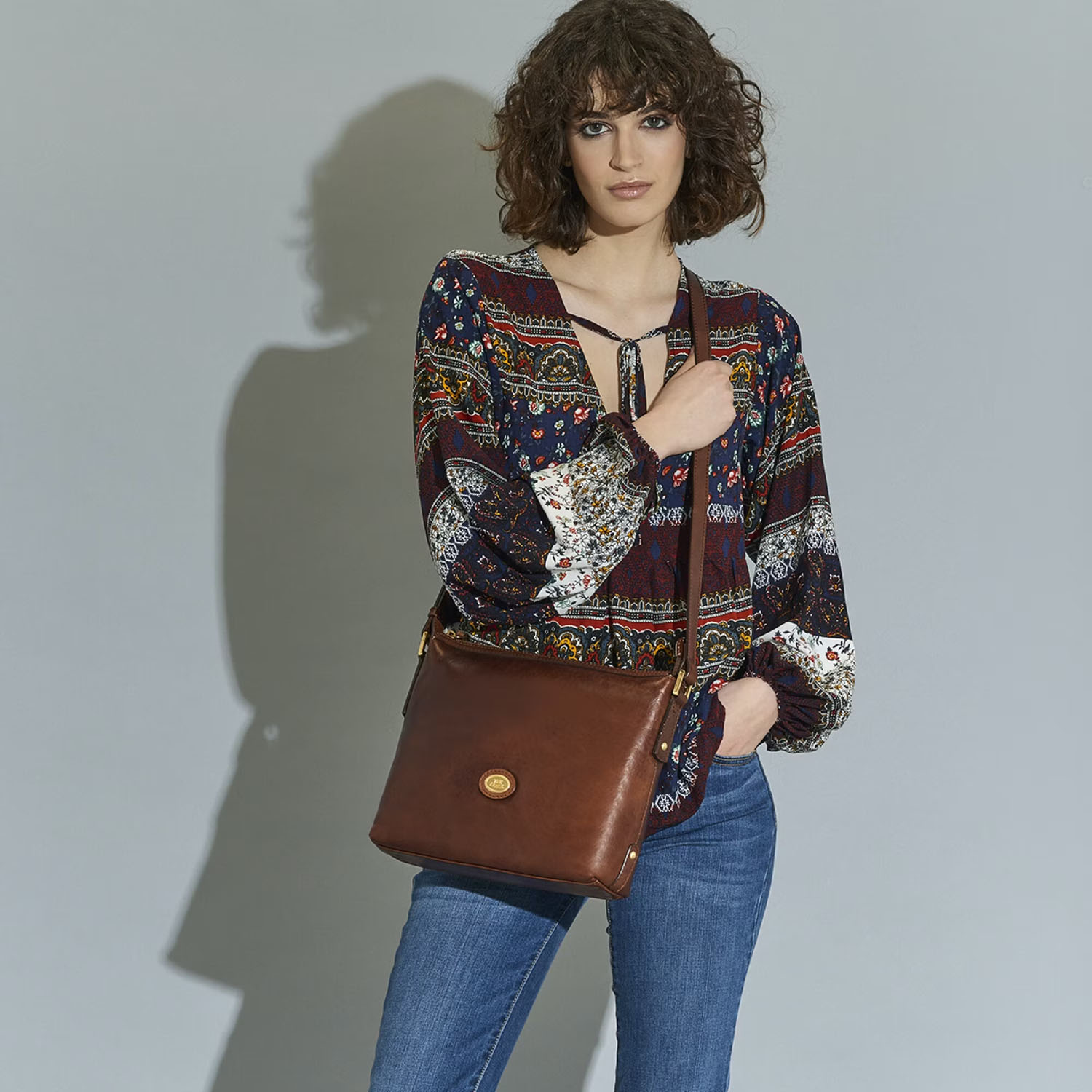 The Bridge Story Donna Damentasche Braun/Gold The Bridge Story Donna Damentasche Braun/Gold