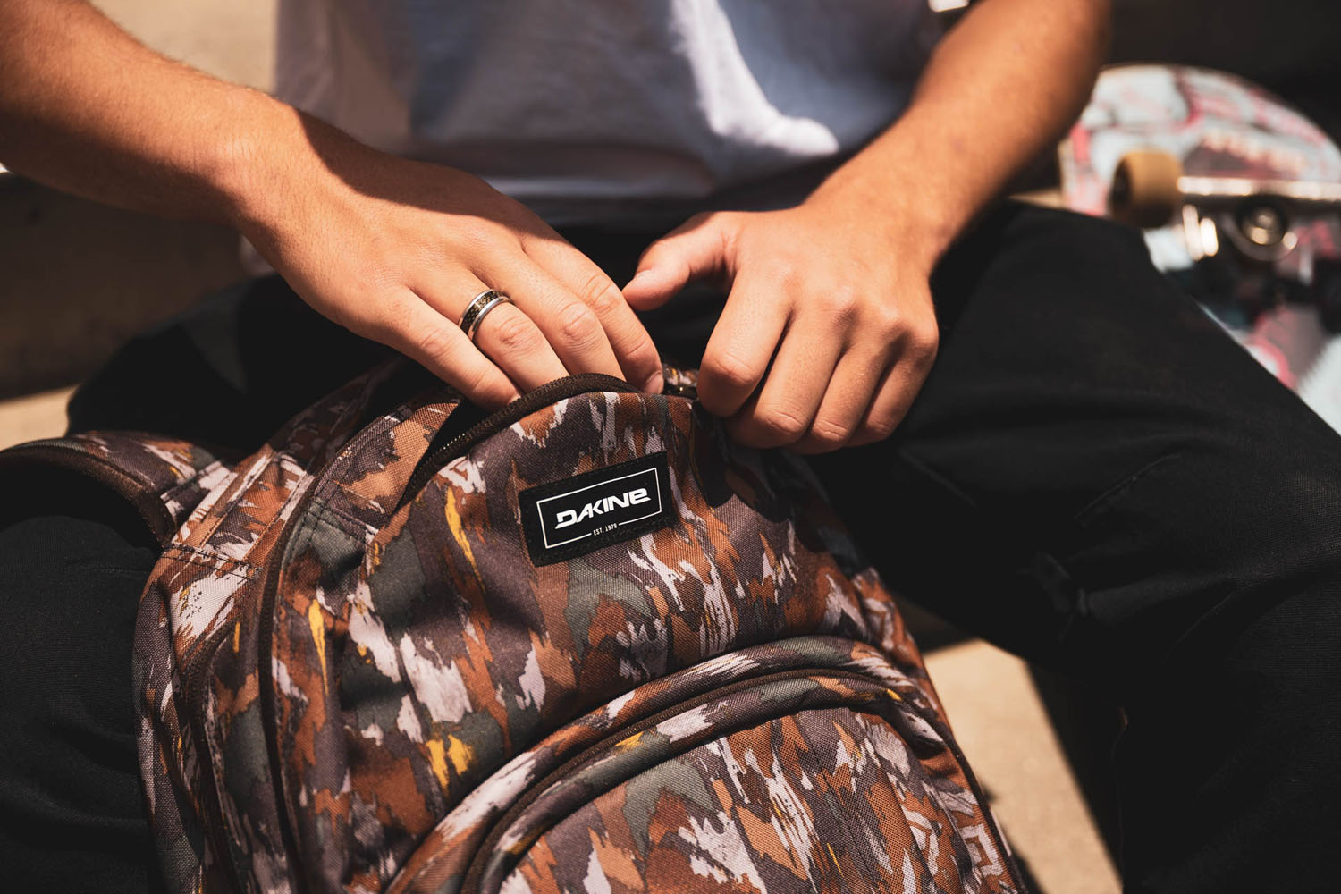 Dakine Campus L 33L Rucksack mit Laptopfach Black