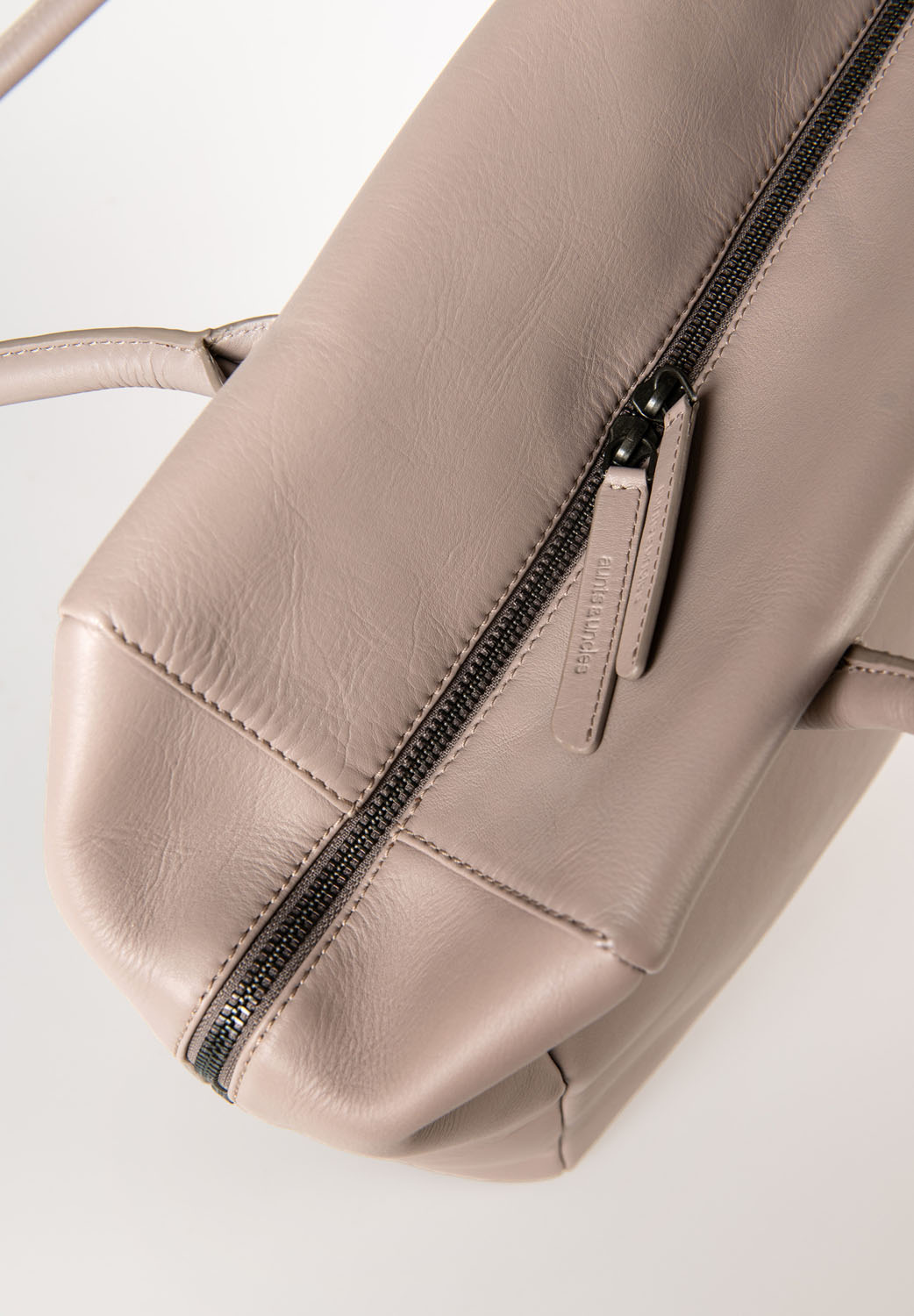 aunts & uncles Jamie's Orchard Olive Schultertasche cashmere