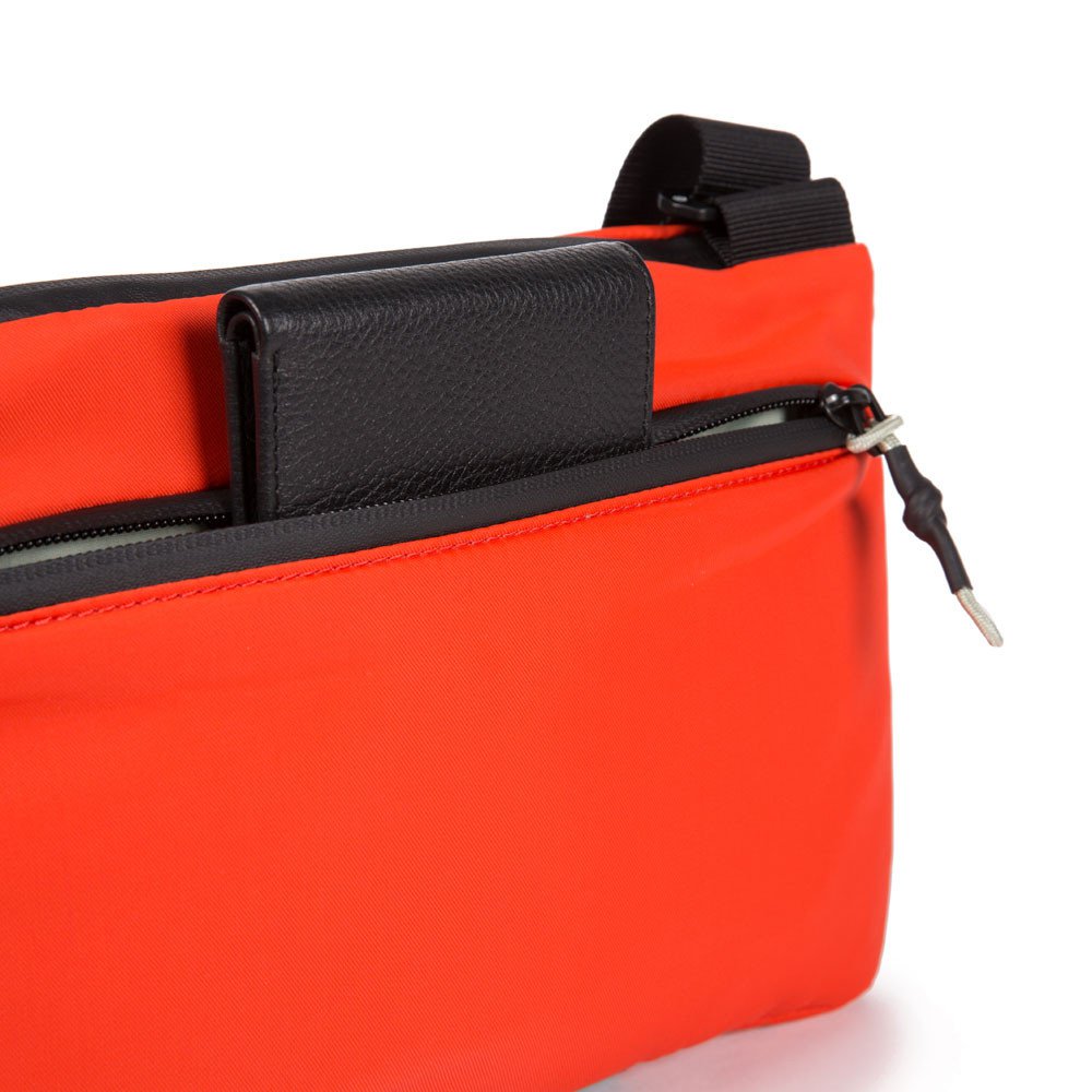 Piquadro PQ-Modular Querträgertasche aus rezykliertem antiviralen Stoff Rot