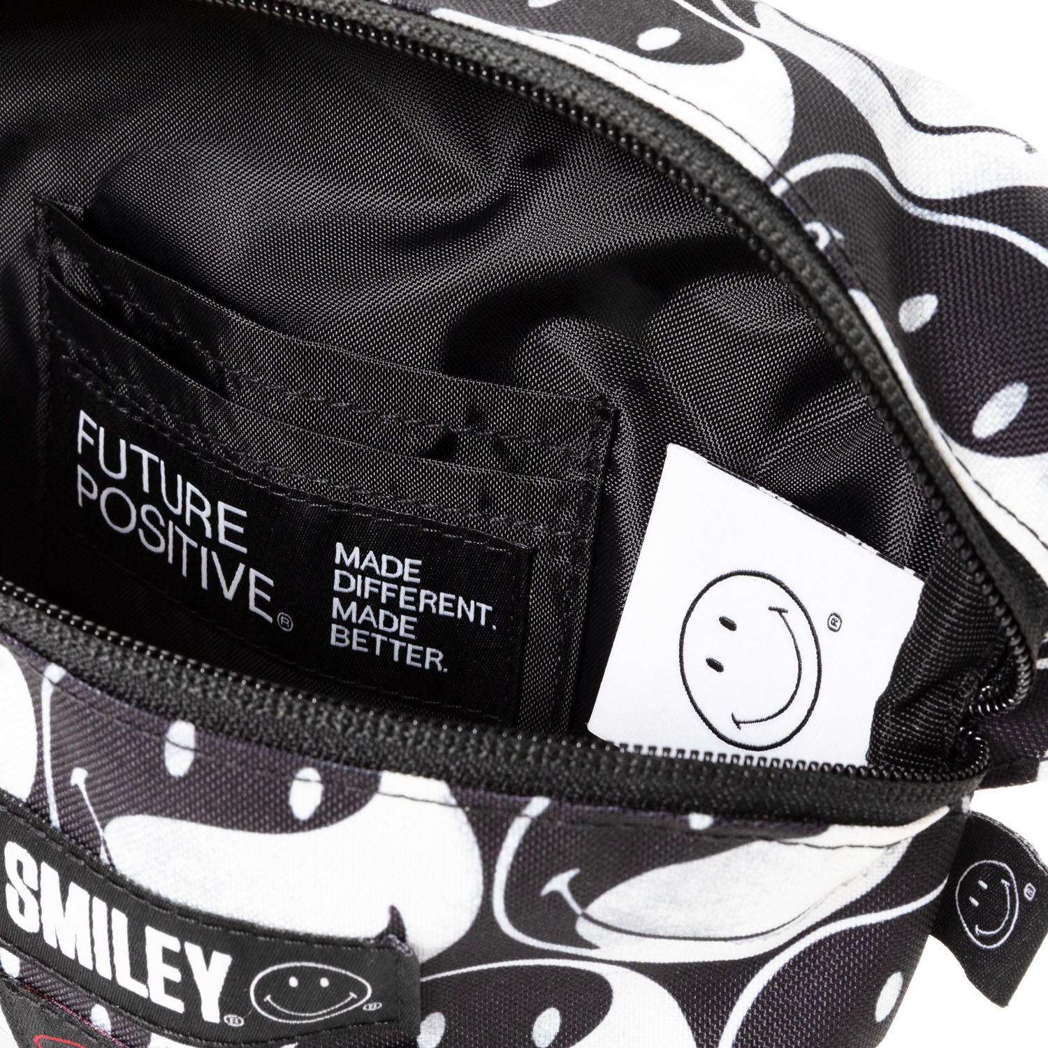 Eastpak SOMMAR Bauchtasche Smiley YY Black Eastpak SOMMAR Bauchtasche Smiley YY Black