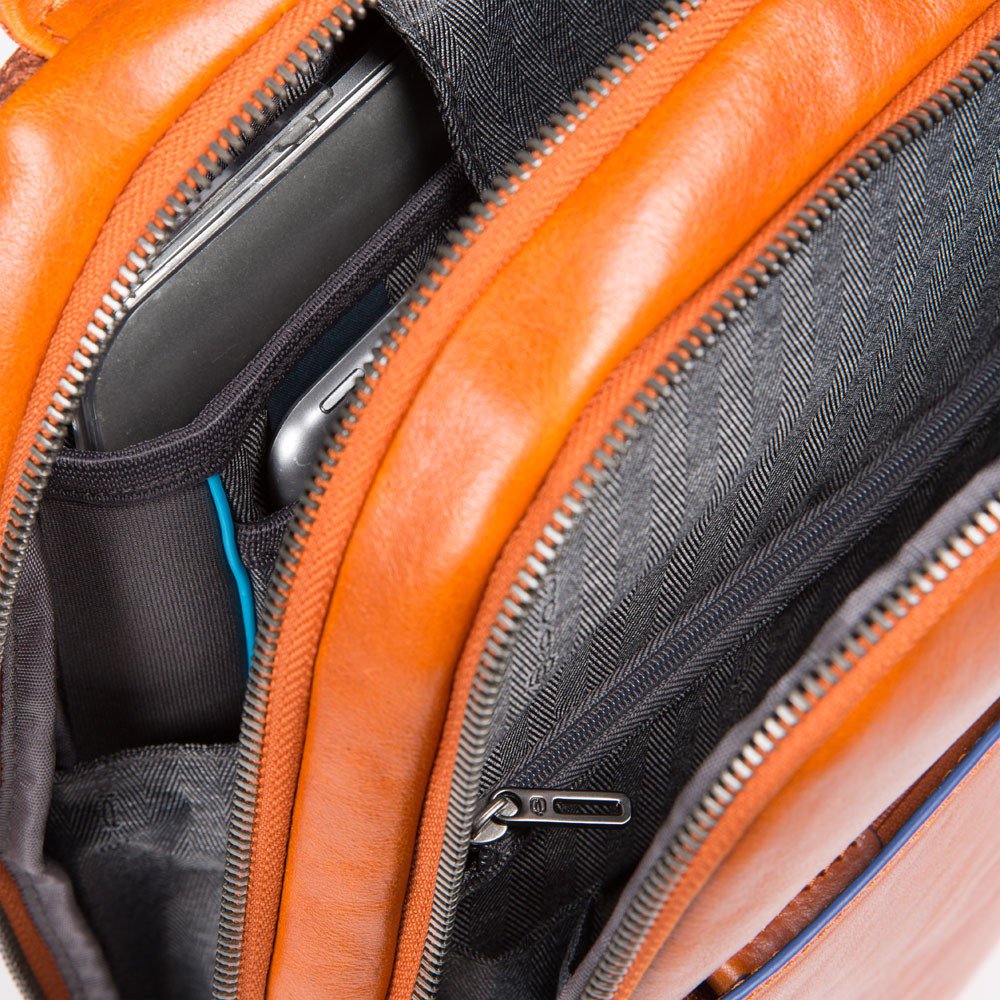 Piquadro Blue Square Special Laptoprucksack mit iPad®-Fach, Flaschentasche Orange Piquadro Blue Square Special Laptoprucksack mit iPad®-Fach, Flaschentasche Orange