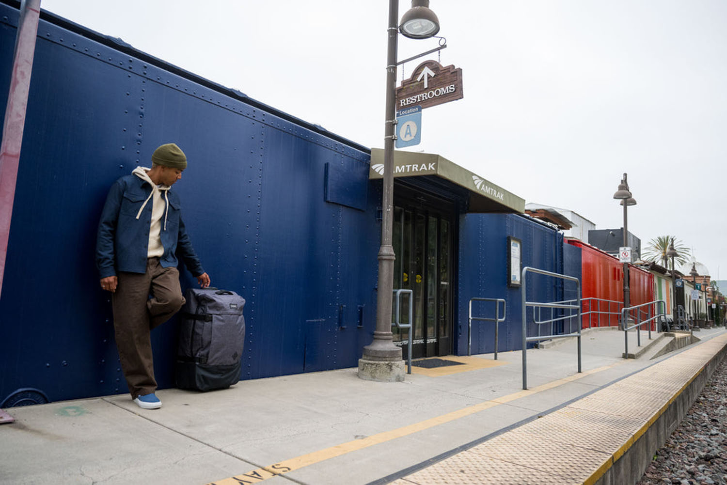 Dakine 365 Roller 100L Reisetasche mit 2 Rollen Black Vintage Camo Dakine 365 Roller 100L Reisetasche mit 2 Rollen Black Vintage Camo