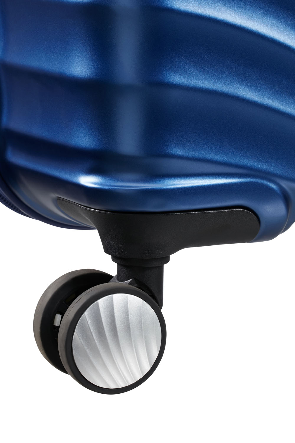 American Tourister Jetglam Trolley mit 4 Rollen 67cm erweiterbar Metallic Blue