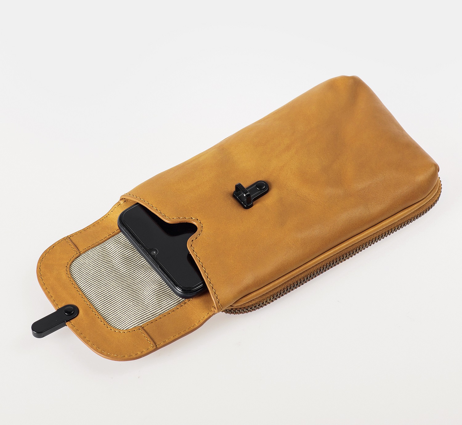 aunts & uncles Grandma's Luxury Club Mrs. Lemon Twist Phonebag buckthorn