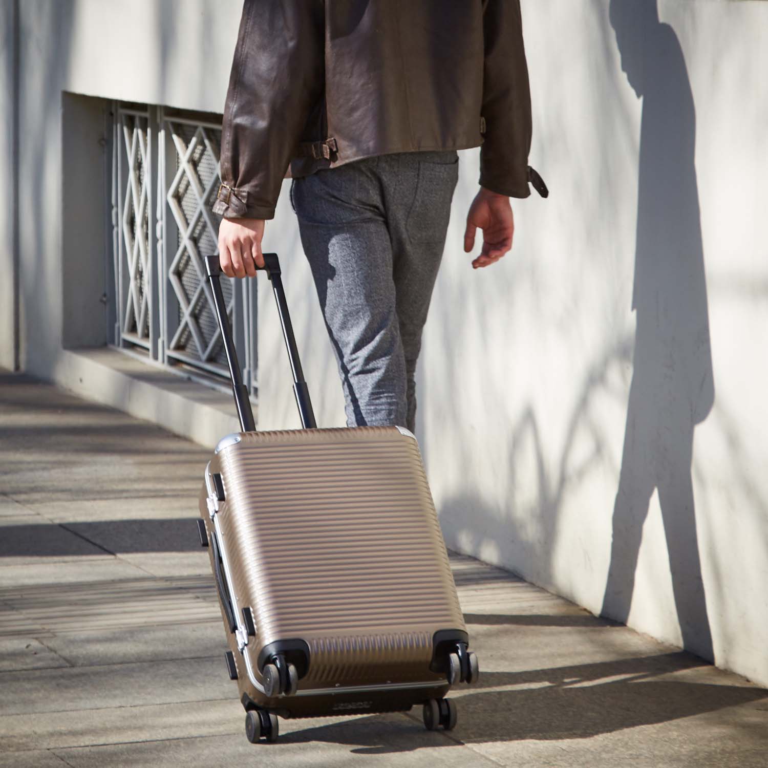 FPM Bank Light Spinner 53 Matt Almond FPM Bank Light Spinner 53 Matt Almond