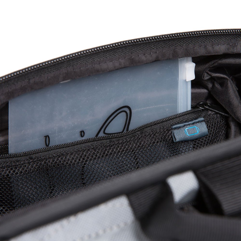 Piquadro PQ-Modular Laptoprucksack 15,6" aus rezykliertem antiviralen-Stoff und Diebstahlsicherung Camo Grigio Piquadro PQ-Modular Laptoprucksack 15,6" aus rezykliertem antiviralen-Stoff und Diebstahlsicherung Camo Grigio