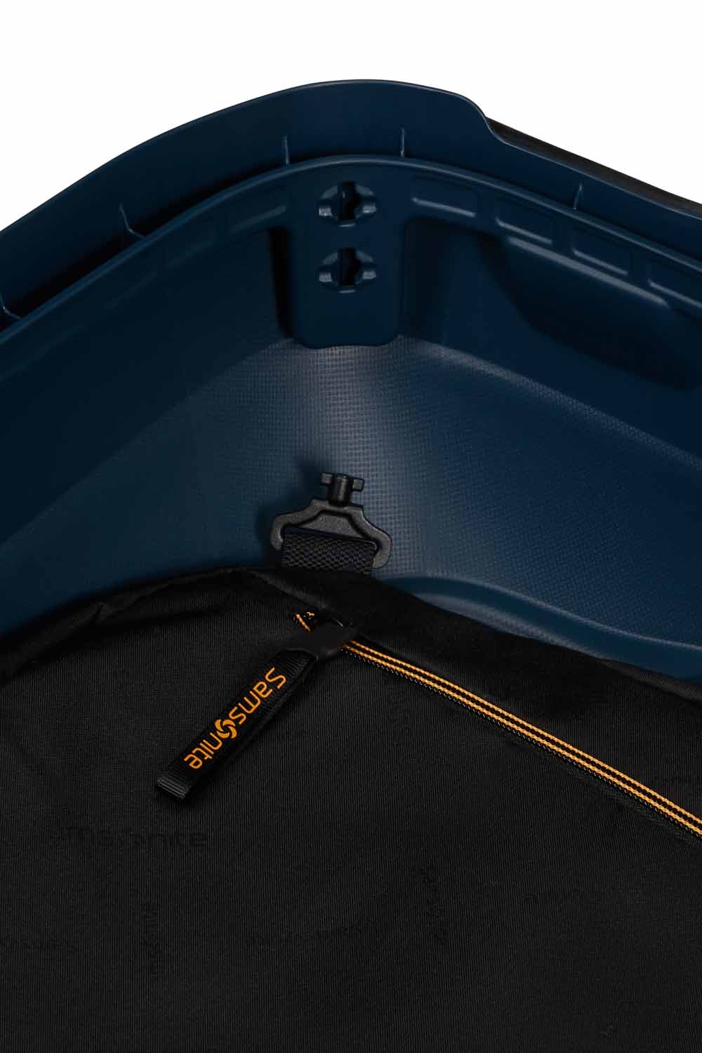 Samsonite Essens Trolley mit 4 Rollen 75cm + GRATIS HOTELGUTSCHEIN Midnight Blue Samsonite Essens Trolley mit 4 Rollen 75cm + GRATIS HOTELGUTSCHEIN Midnight Blue