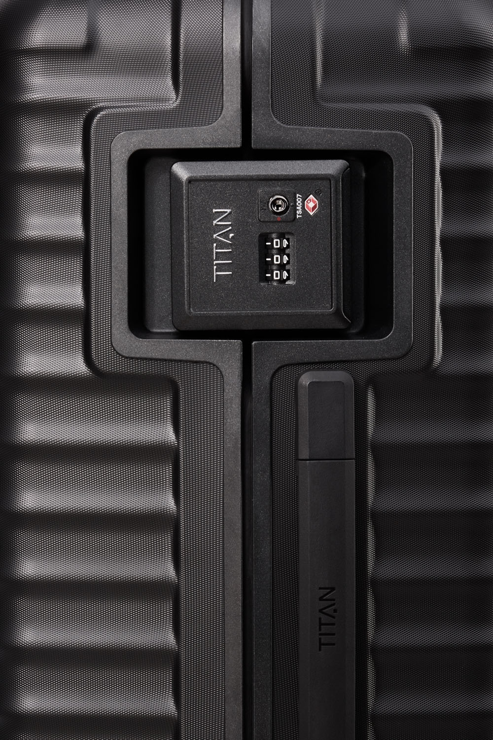 TITAN Litron Frame 4-Rollen Trolley L 75cm + Gratis Hotelgutschein Schwarz