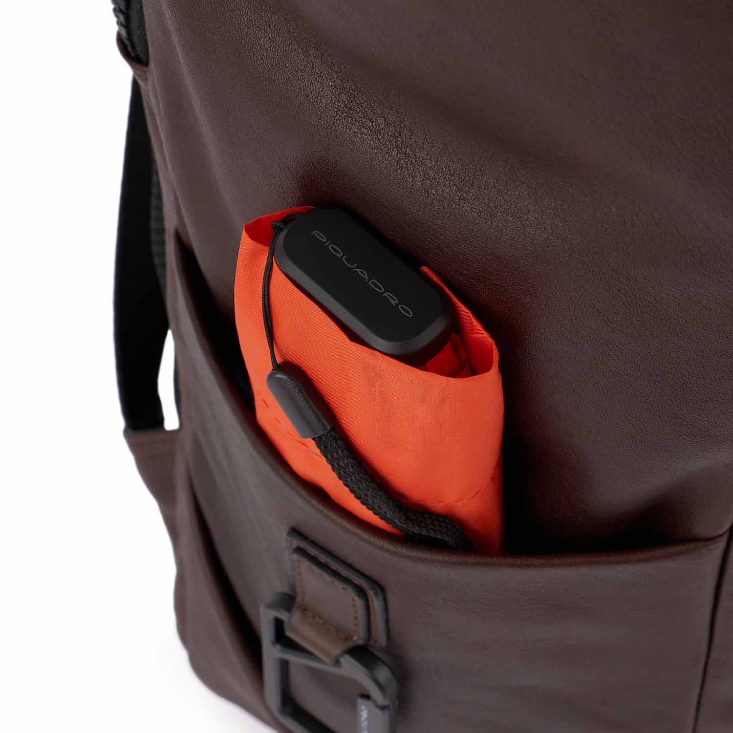 Piquadro Harper Roll Top Laptoprucksack 15,6" mit Regenschutz dark brown Piquadro Harper Roll Top Laptoprucksack 15,6" mit Regenschutz dark brown