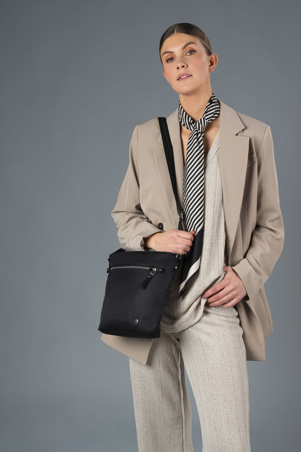 pacsafe W Anti-Theft Crossbody Black