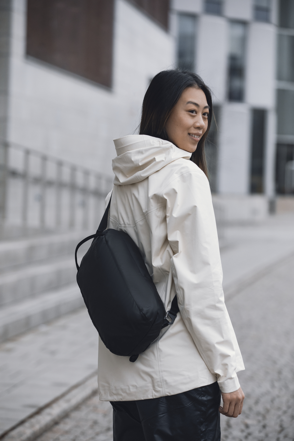 THULE Tact Sling 8L Black THULE Tact Sling 8L Black