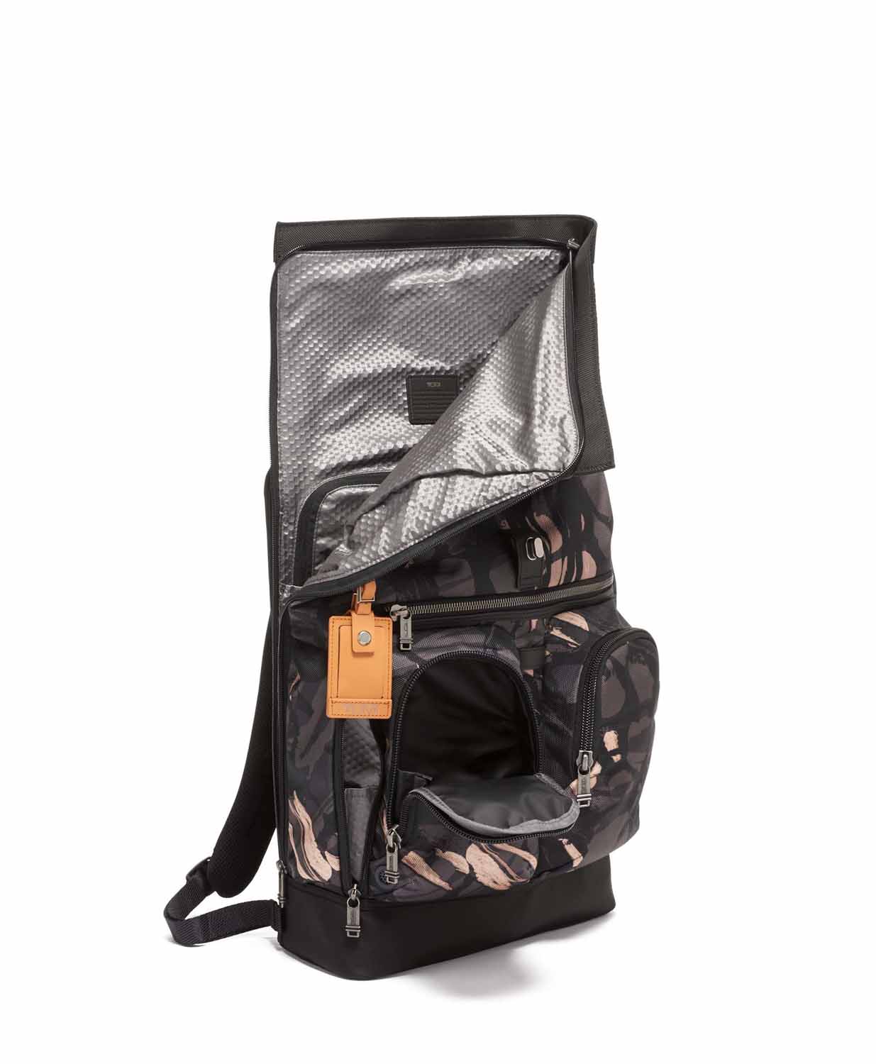 Tumi Alpha Bravo London Leder-Rucksack mit gerolltem Überschlag + GRATIS HOTELGUTSCHEIN