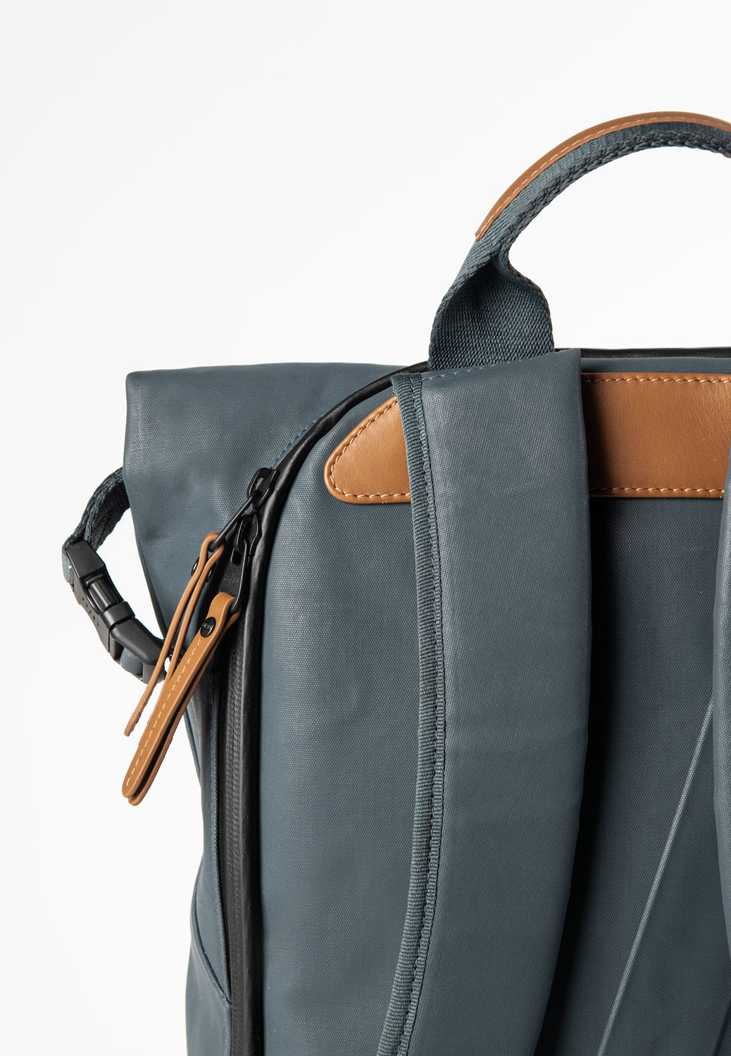 aunts & uncles Japan Tokio Rolltop Rucksack mit 13" Notebookfach cosmic void