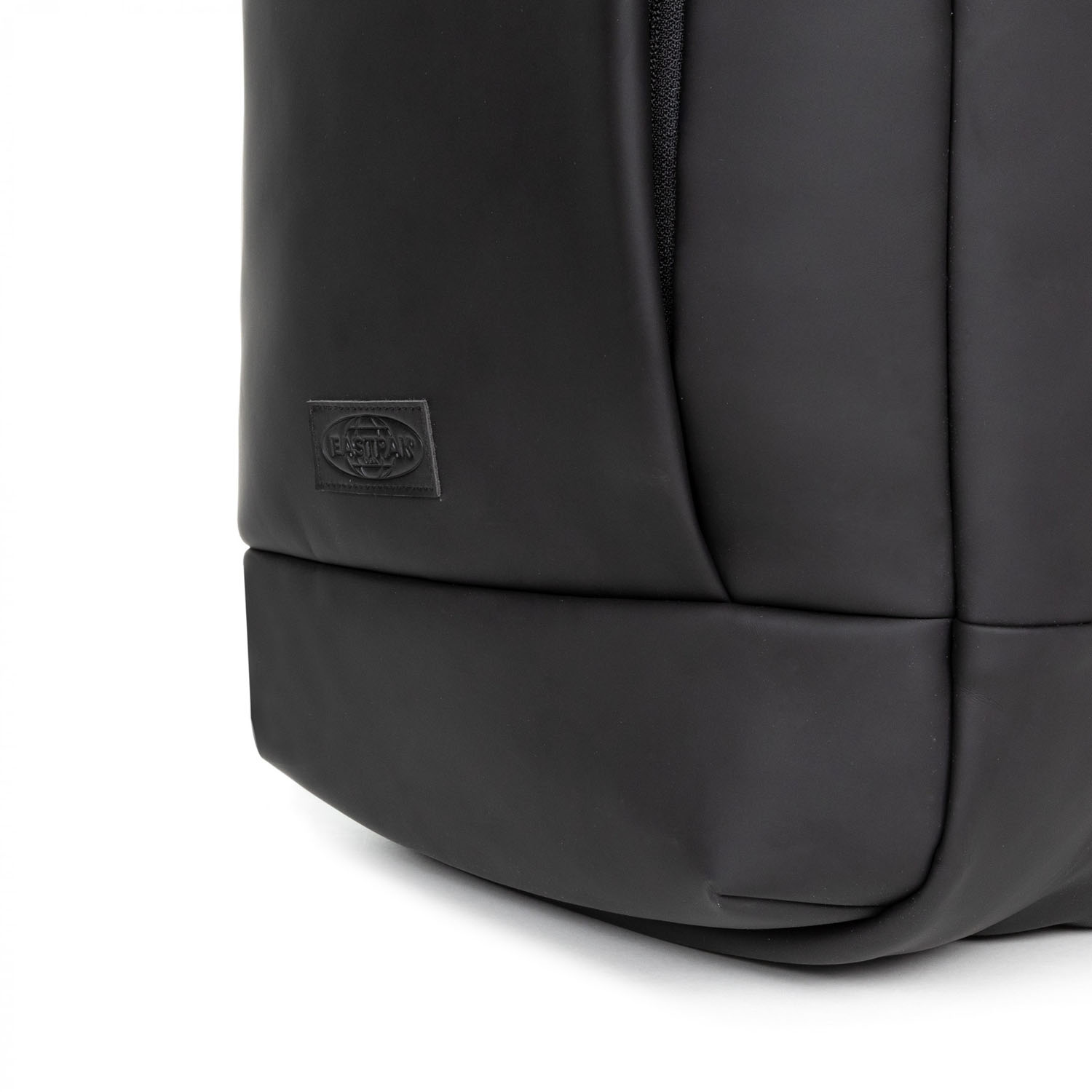 Eastpak Tecum F CNNCT F Matte Black Eastpak Tecum F CNNCT F Matte Black