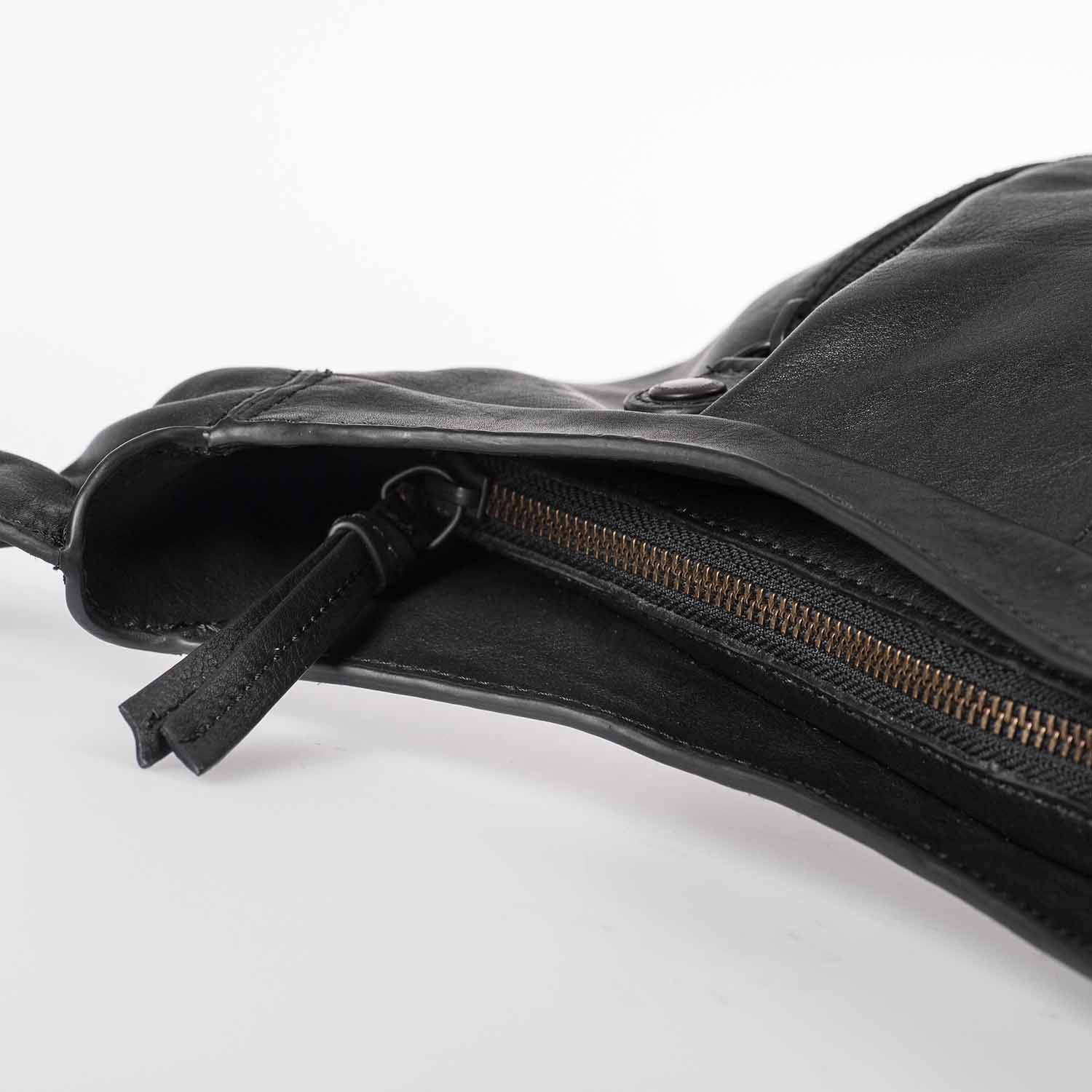 aunts & uncles Grandma's Luxury Club Mrs. Berry Roll Umhängetasche black smoke aunts & uncles Grandma's Luxury Club Mrs. Berry Roll Umhängetasche black smoke